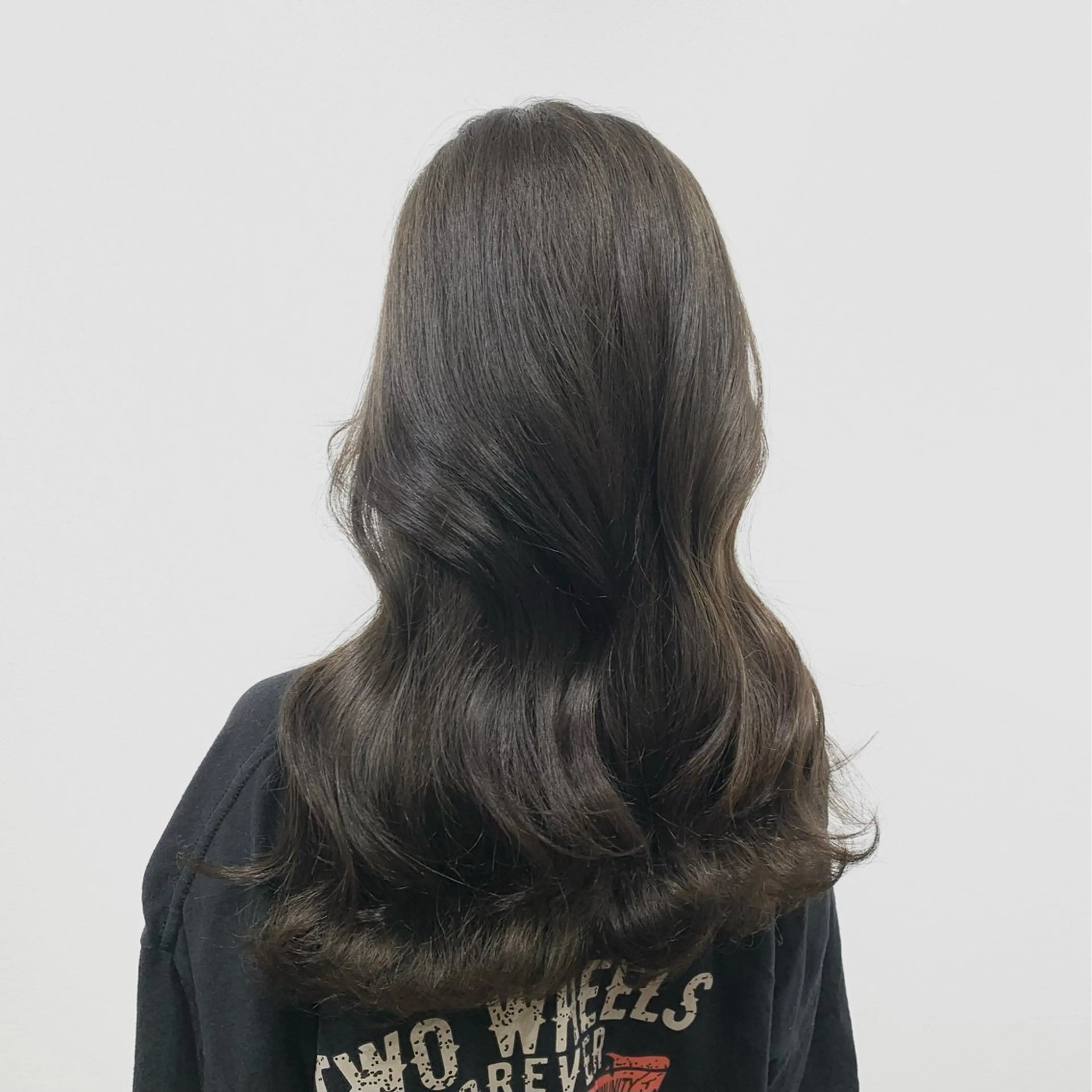 セミロング カラー ヘアアレンジ キヨミ 韓国レイヤーカットのヘアスタイル