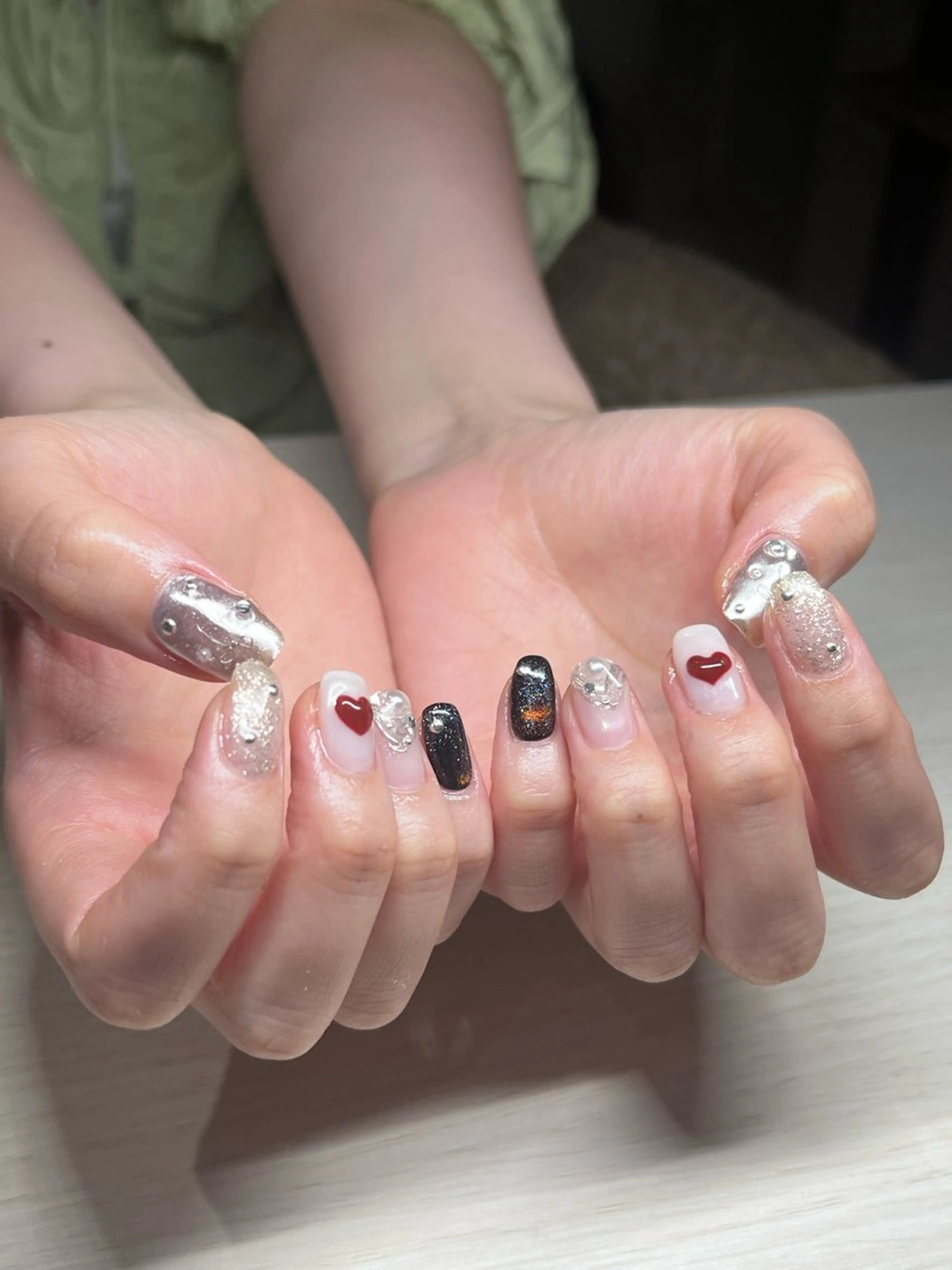 ネイル キラキラネイル 板垣 愛理/airiのネイルデザイン