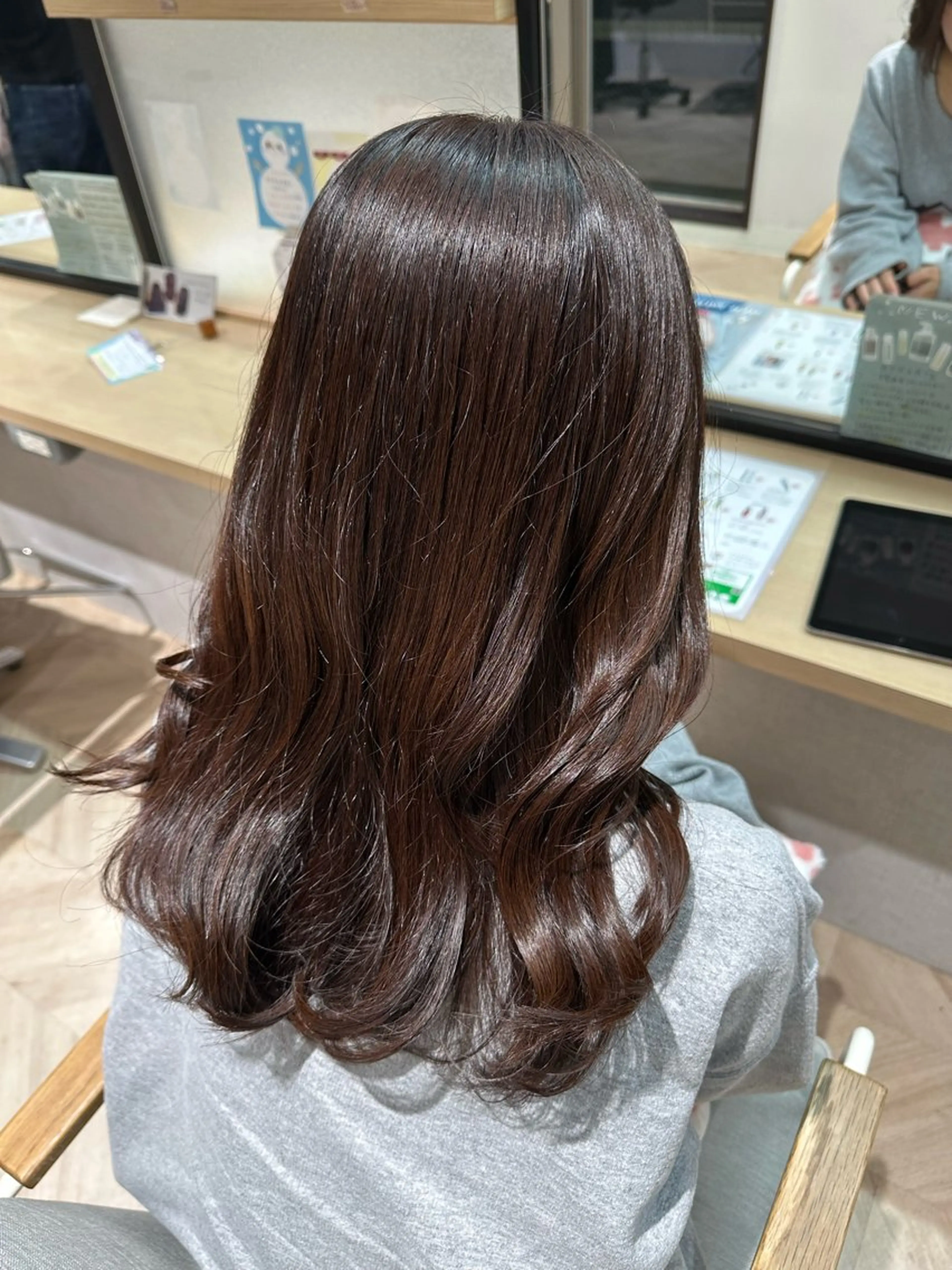 ミディアム 小澤 真帆のヘアスタイル