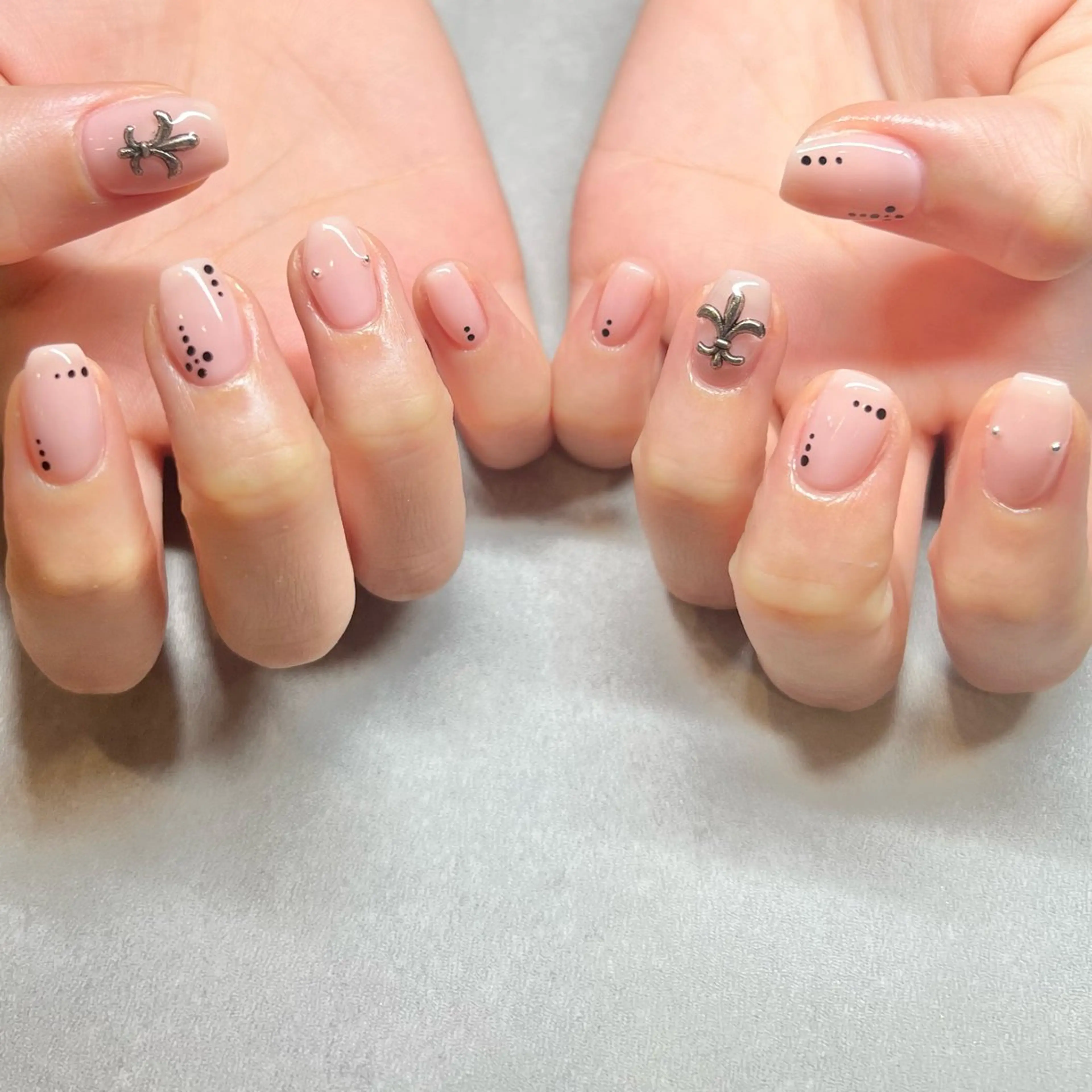 ネイル YUKO🩶 sofa立川のネイルデザイン