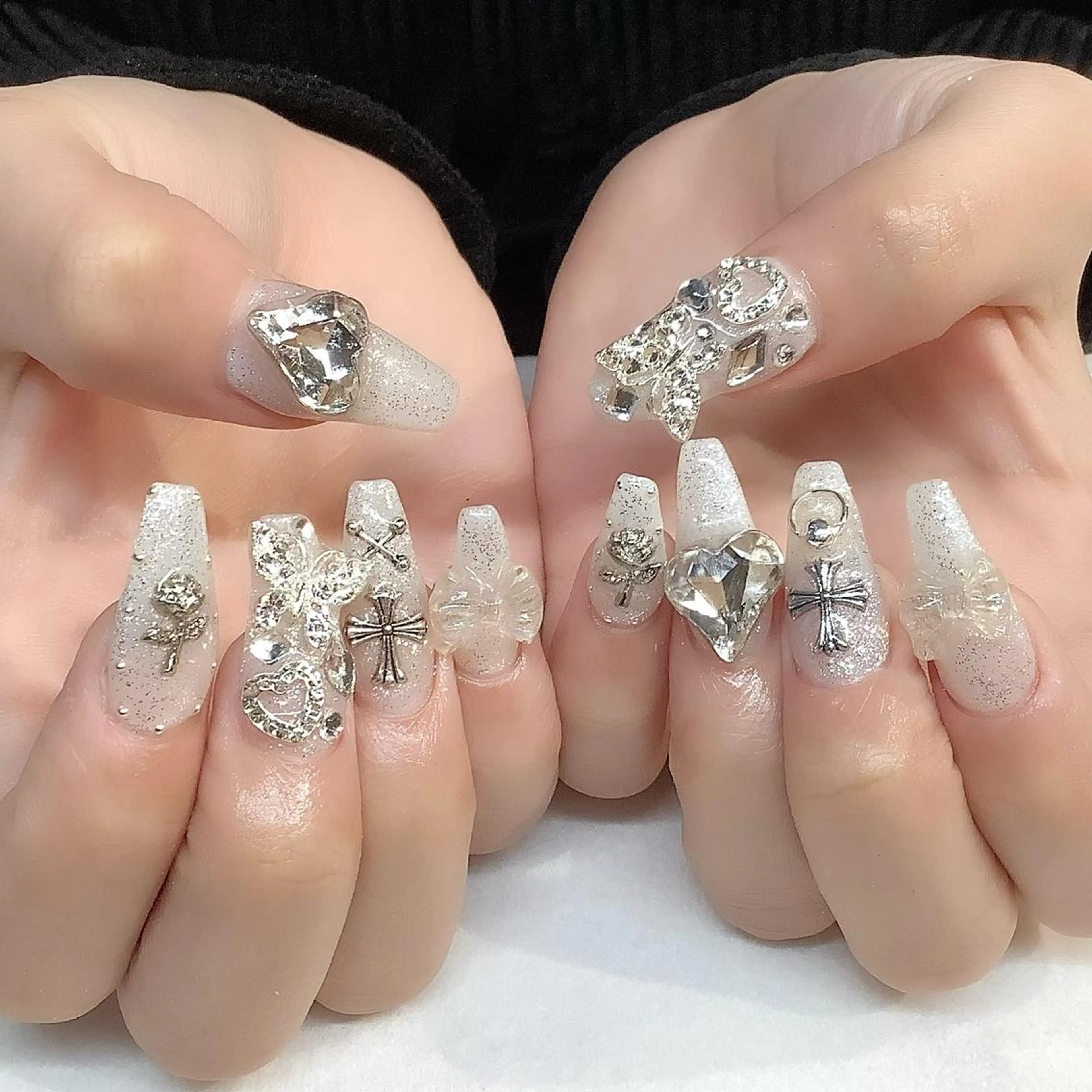 ネイル ハンドネイル 💎🐰 saki. m 🐰💎のネイルデザイン