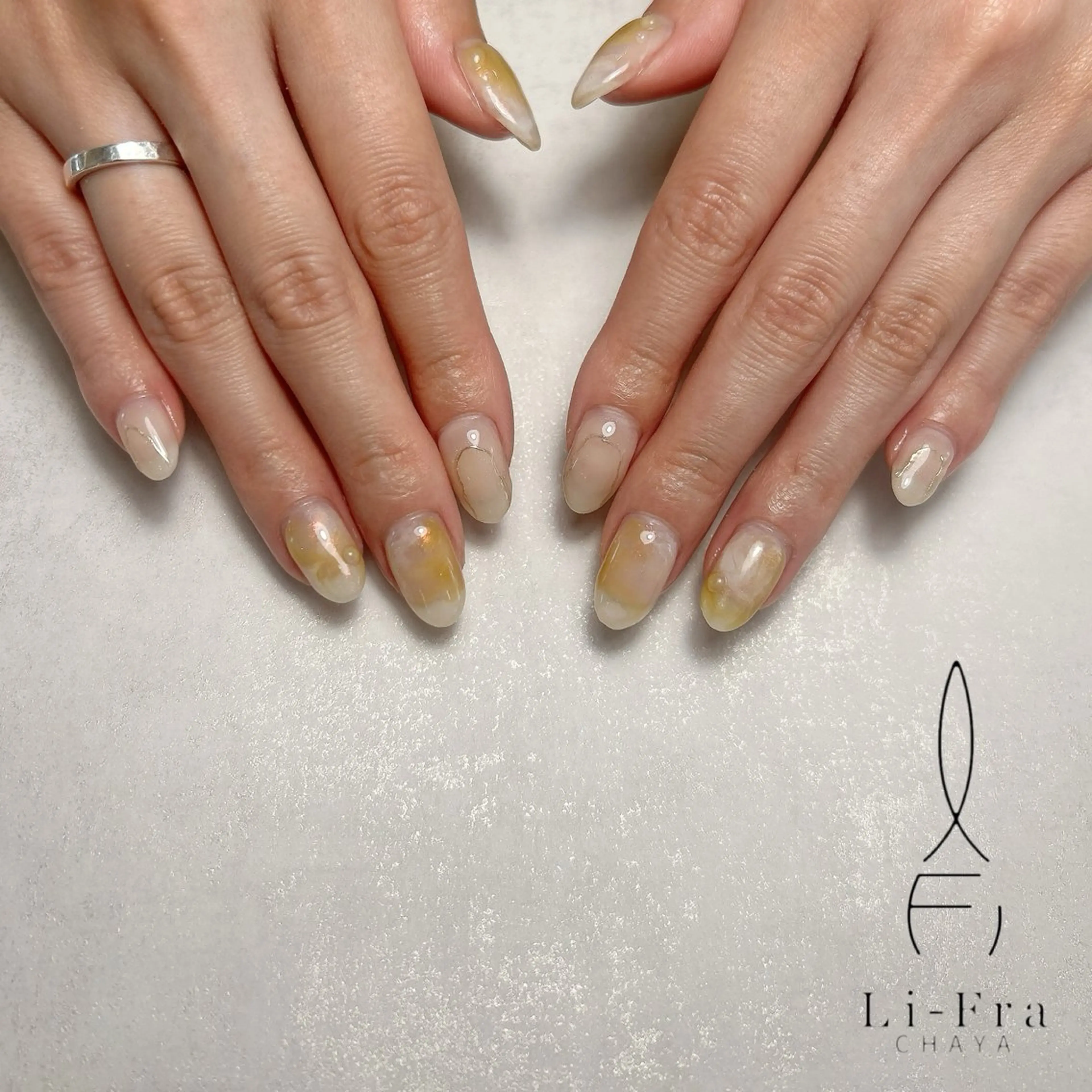 ネイル ニュアンスネイル lifra MANAKAのネイルデザイン