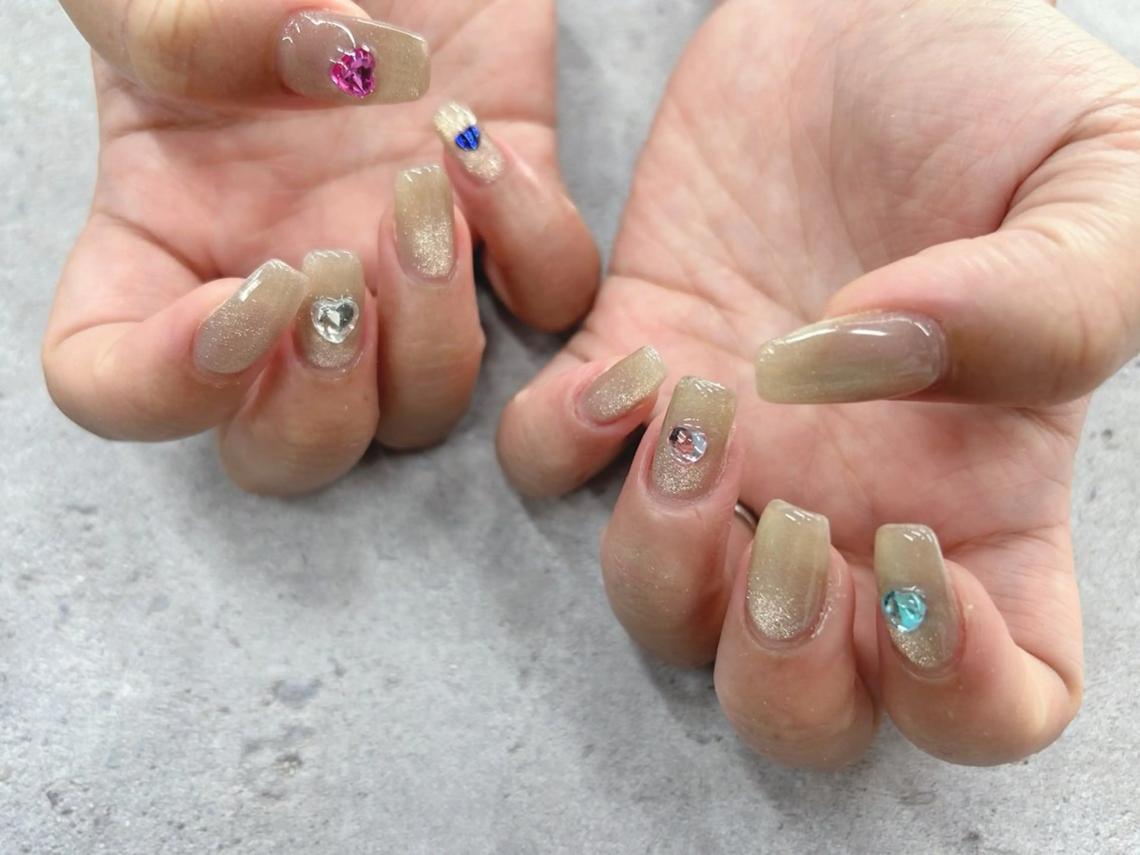 ネイル ハート ストーンネイル ハンドネイル Nail Salon agré所属・agré ネイルサロン　アグレのネイルデザイン