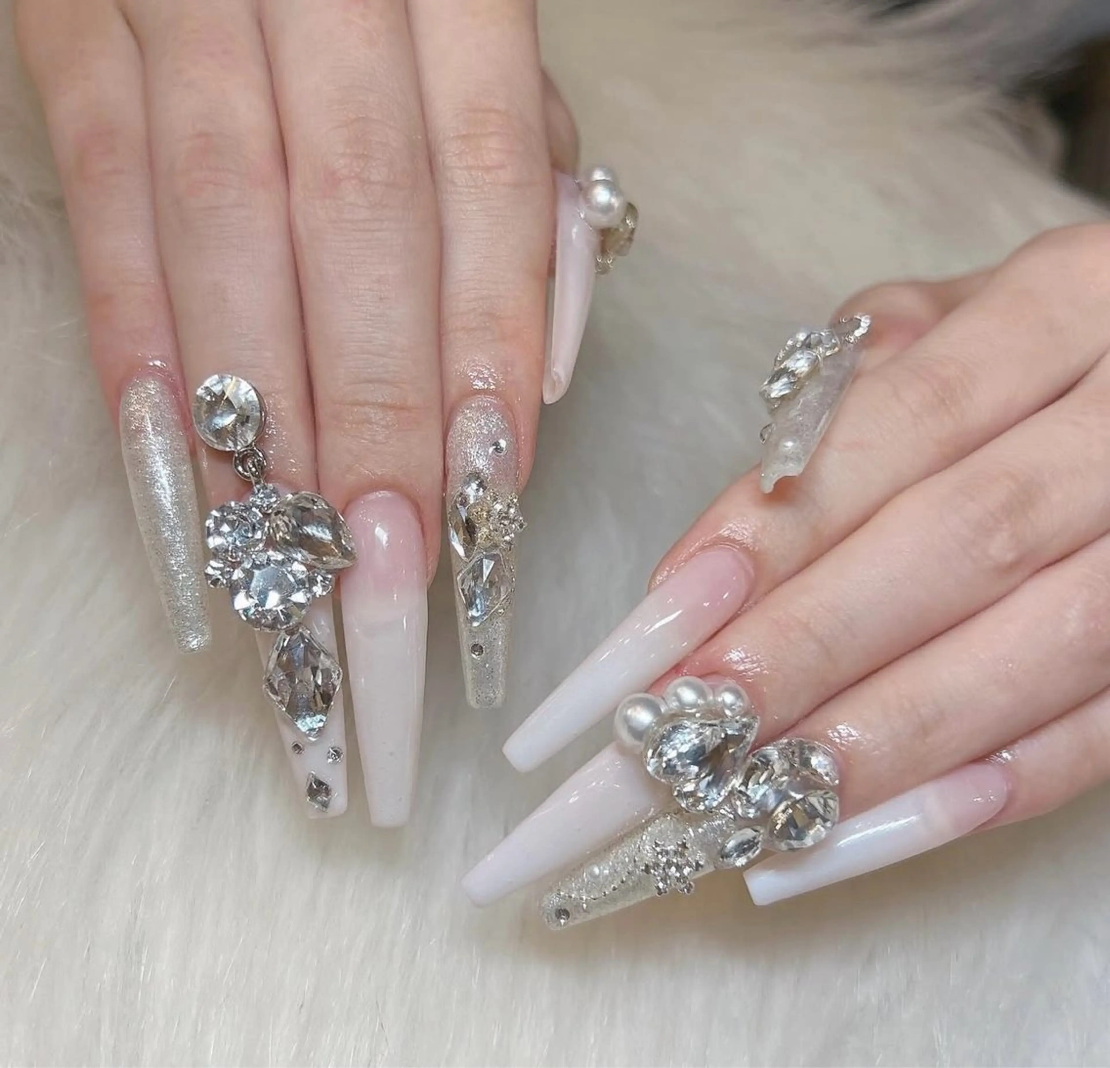 ネイル グラデーション キラキラネイル ワンカラーネイル 冬ネイル Jenn Nail Salonのネイルデザイン