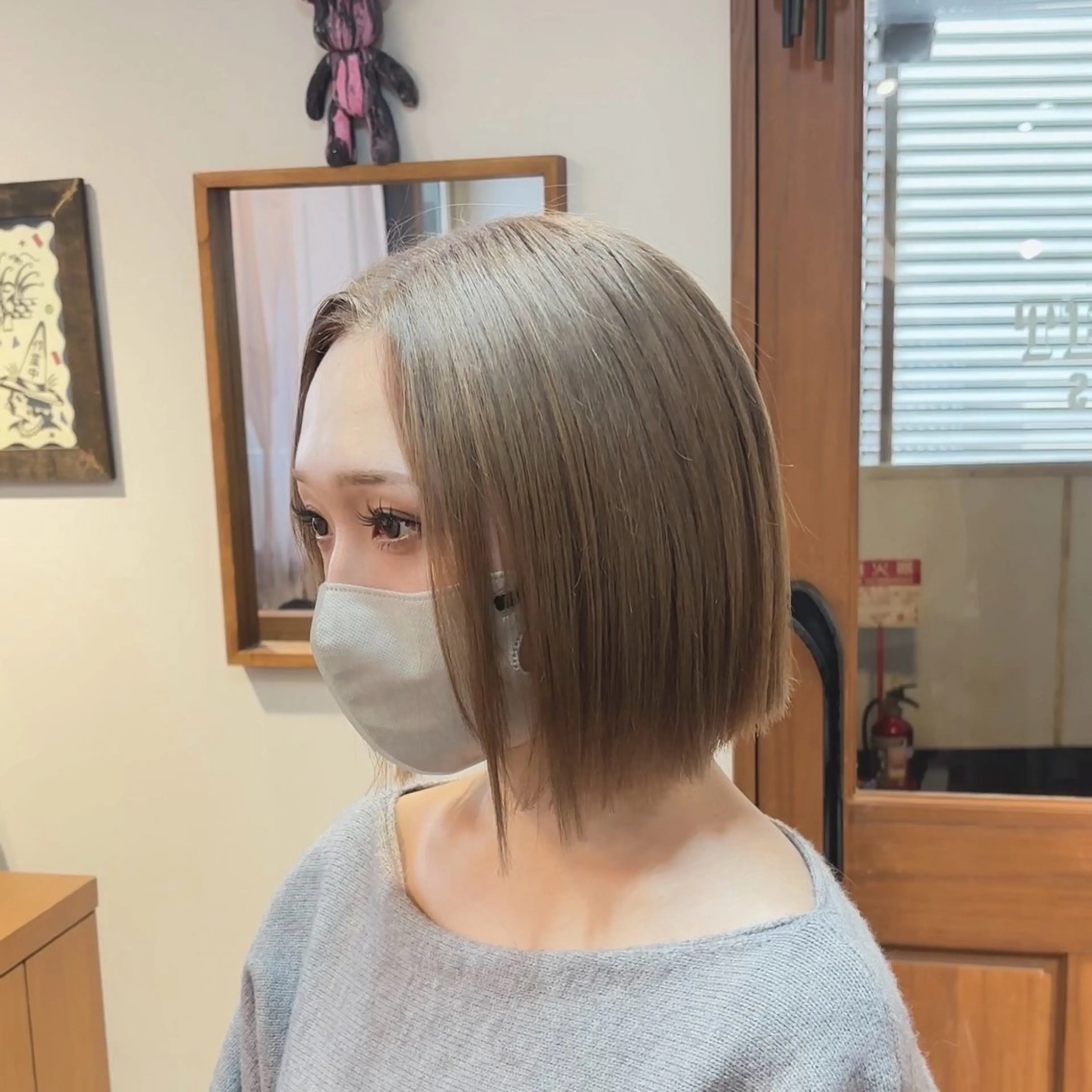 ミディアム カット ヘアカラー 山口 摩七斗のヘアスタイル
