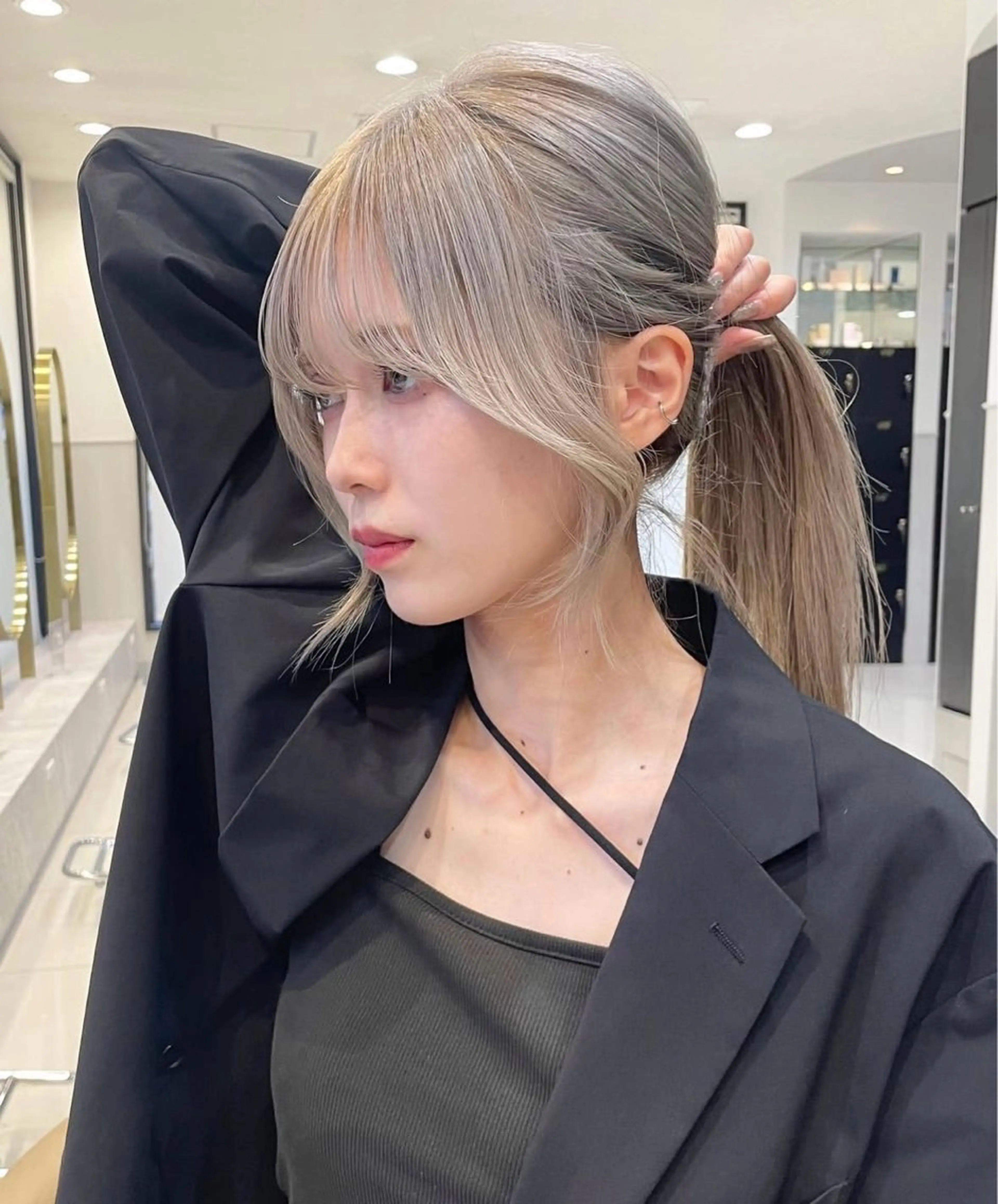 カラー 小林 彩音のヘアスタイル