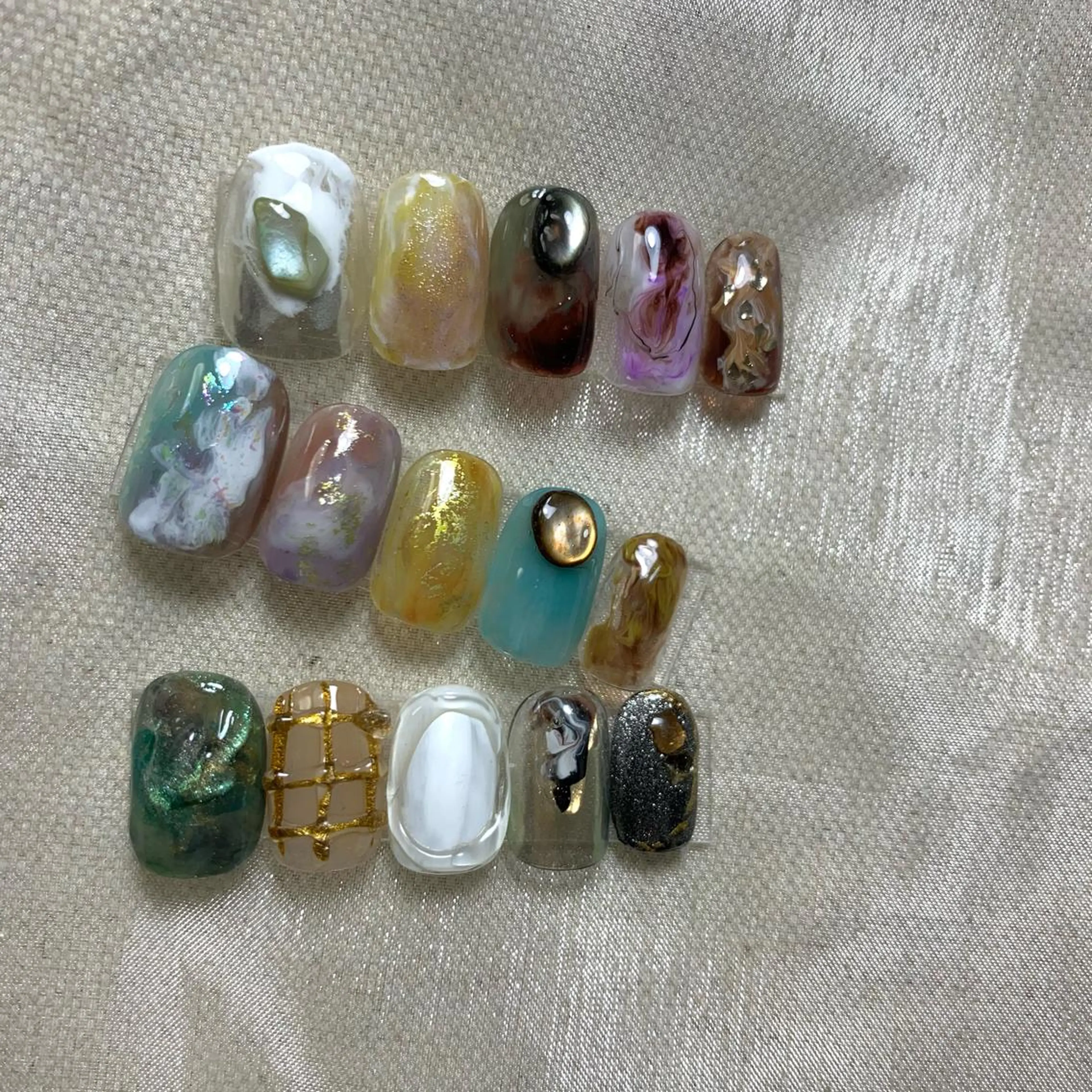 ネイル ニュアンスネイル ハンドネイル repos~ルポ~所属・里見 麗のネイルデザイン