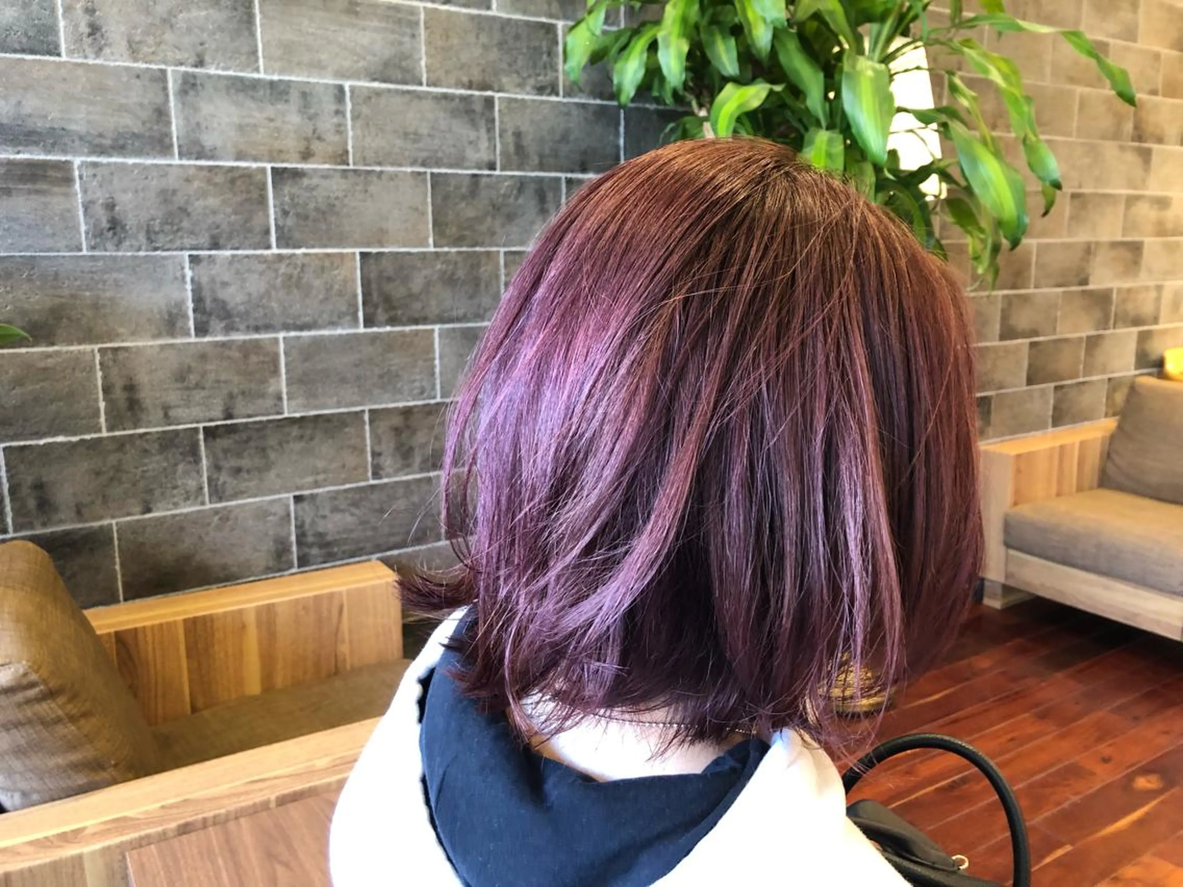 ミディアム カラー ピンクカラー 鈴村 大介のヘアスタイル