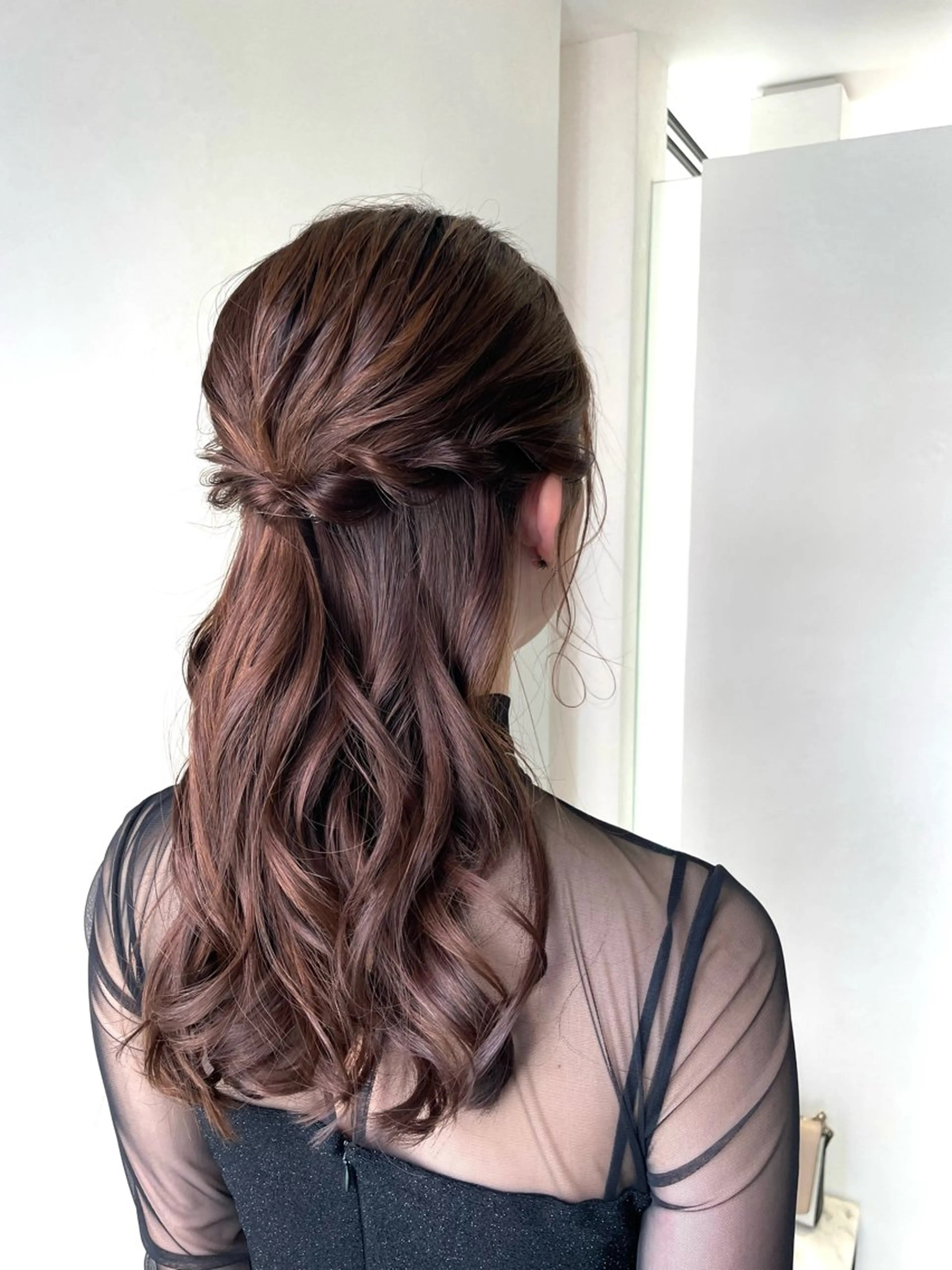 ロング ヘアアレンジ ハーフアップ 鈴木 愛華のヘアスタイル