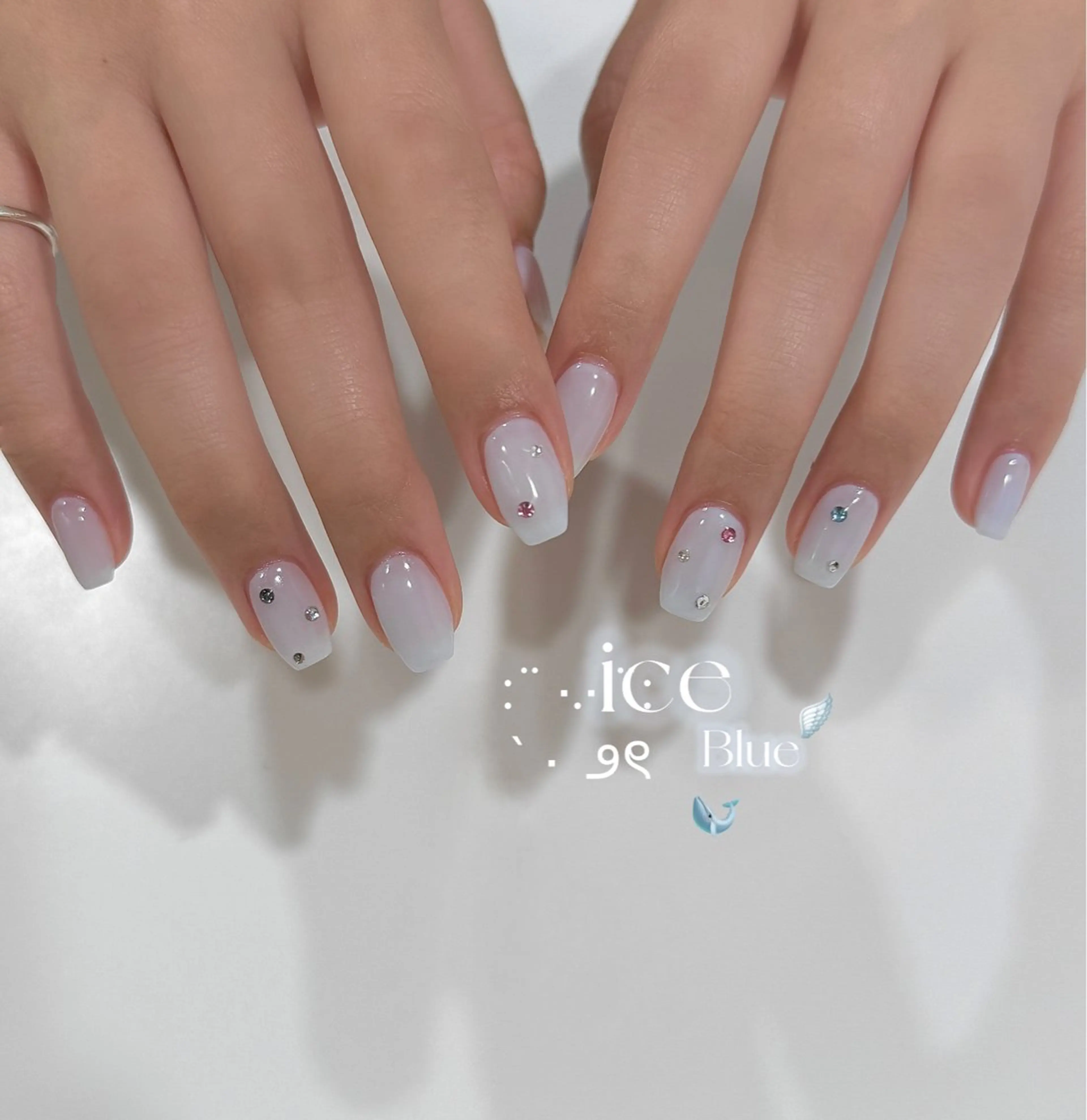 ミディアム LORAN juriのネイルデザイン