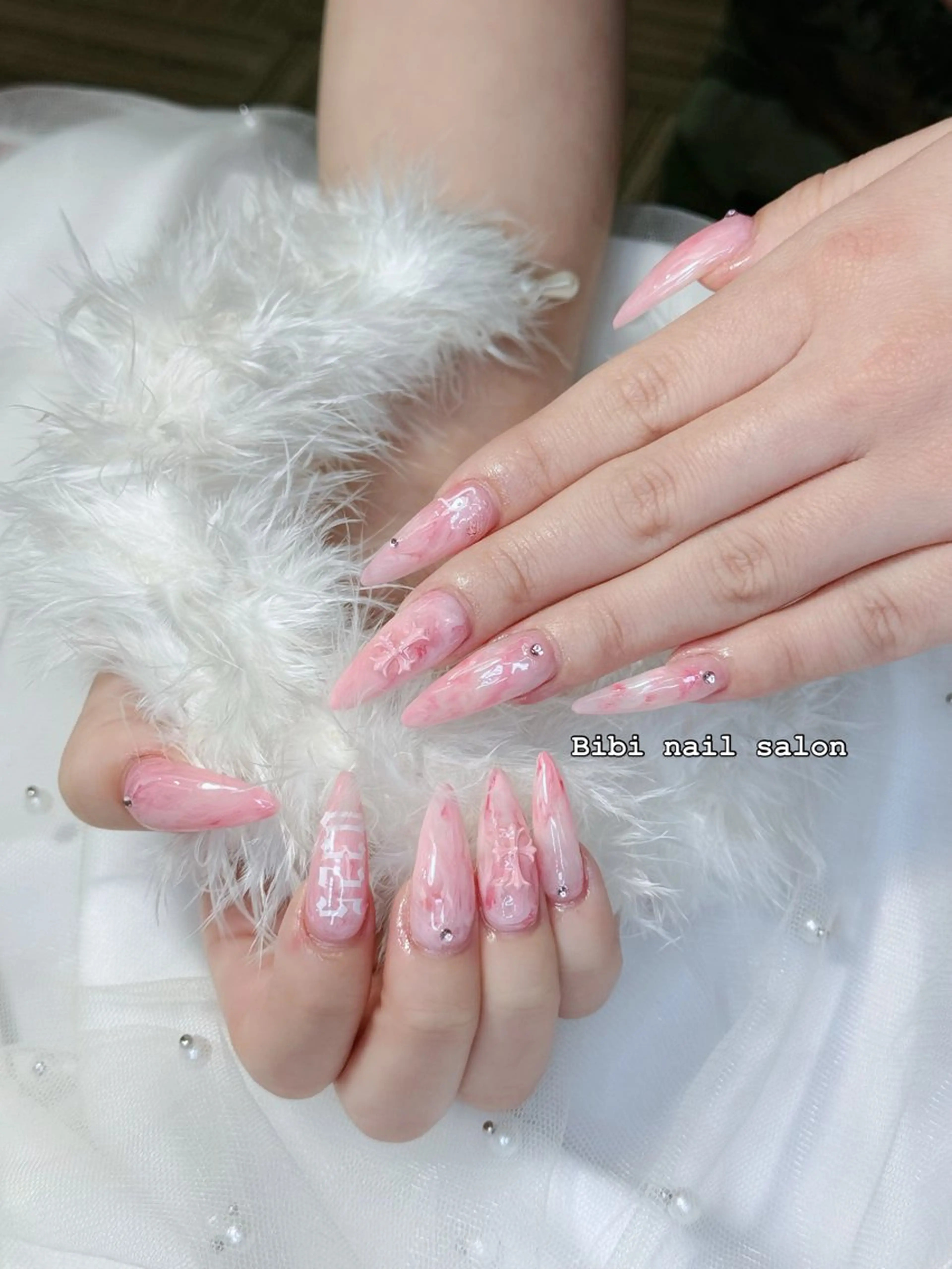 セミロング ハンドネイル Bibi beauty spa Osaka所属・Bibi nail Osakaのネイルデザイン