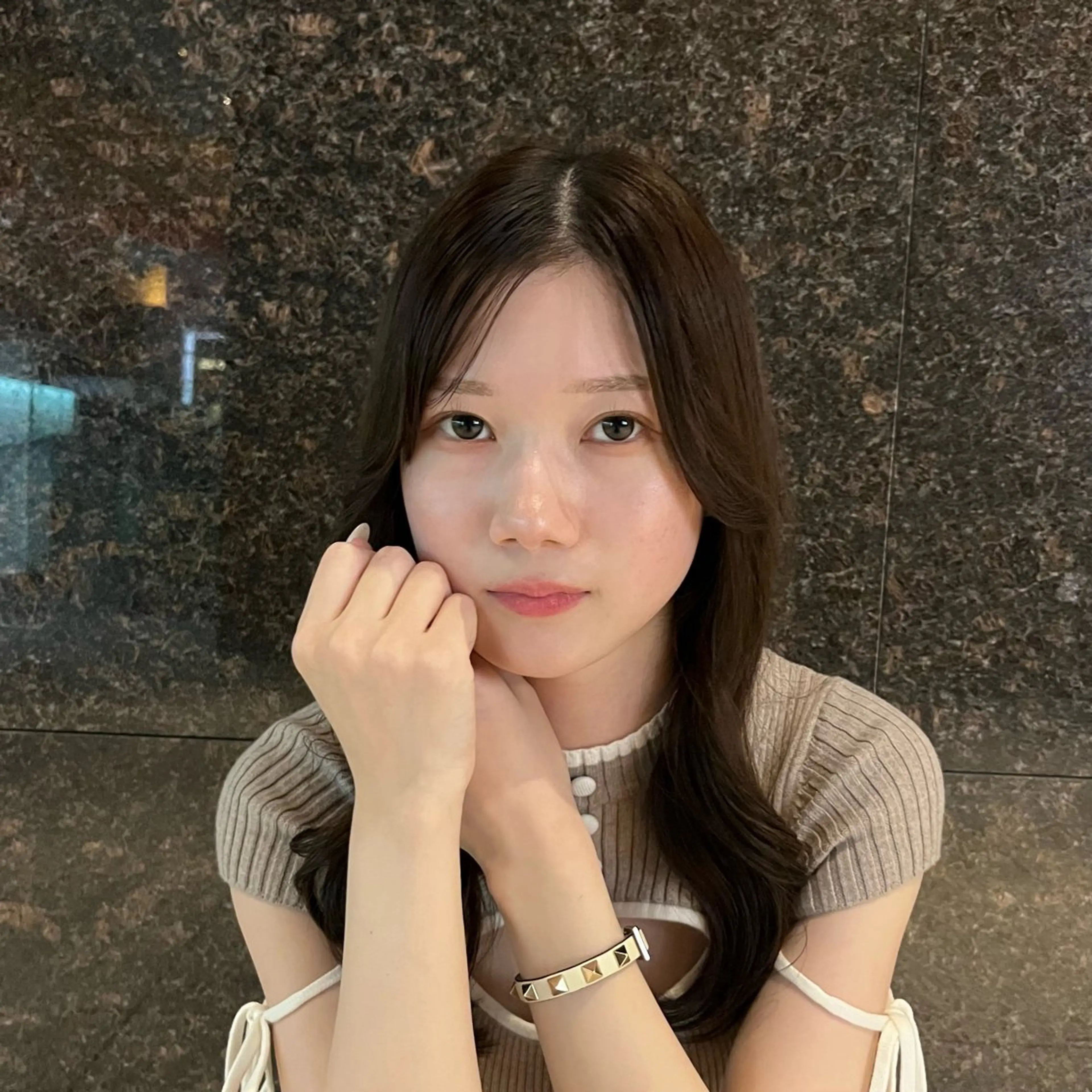 セミロング 夏向/ハイトーン /パーマのヘアスタイル