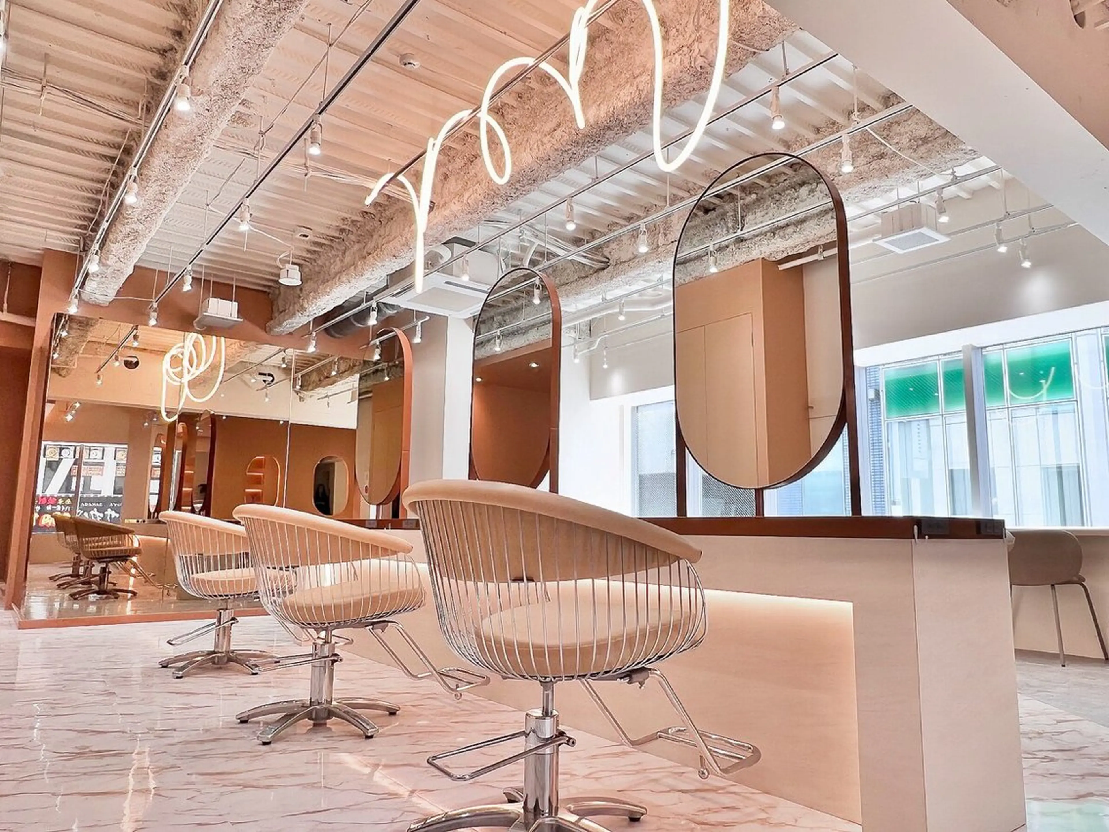 前髪カット無料🎉 髪質改善✨影山湧市のヘアスタイル