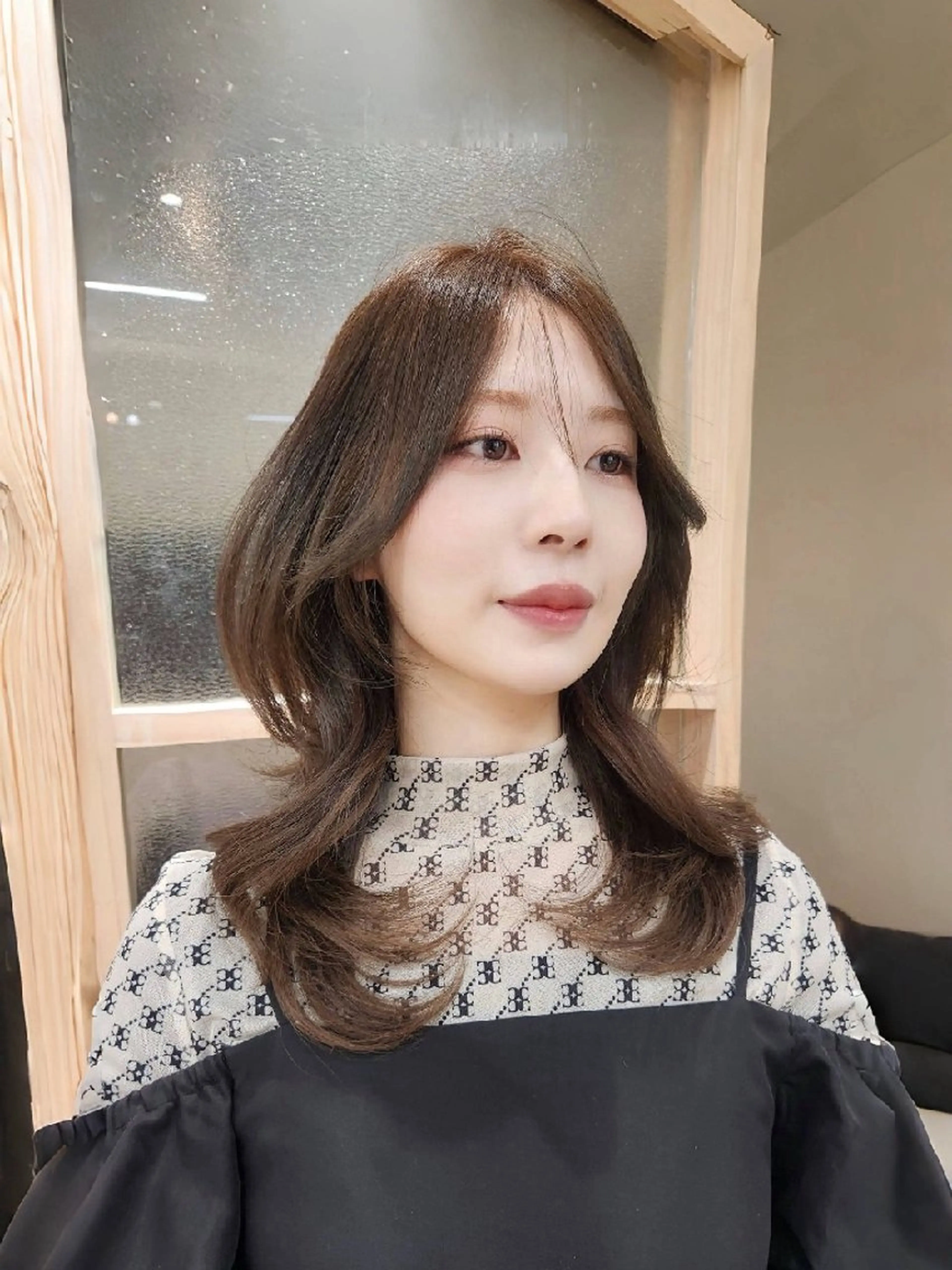 ミディアム カラー アッシュ ブリーチ ブリーチなしカラー ヘアカラー 【縮毛矯正/髪質改善 カラー】yumiのヘアスタイル