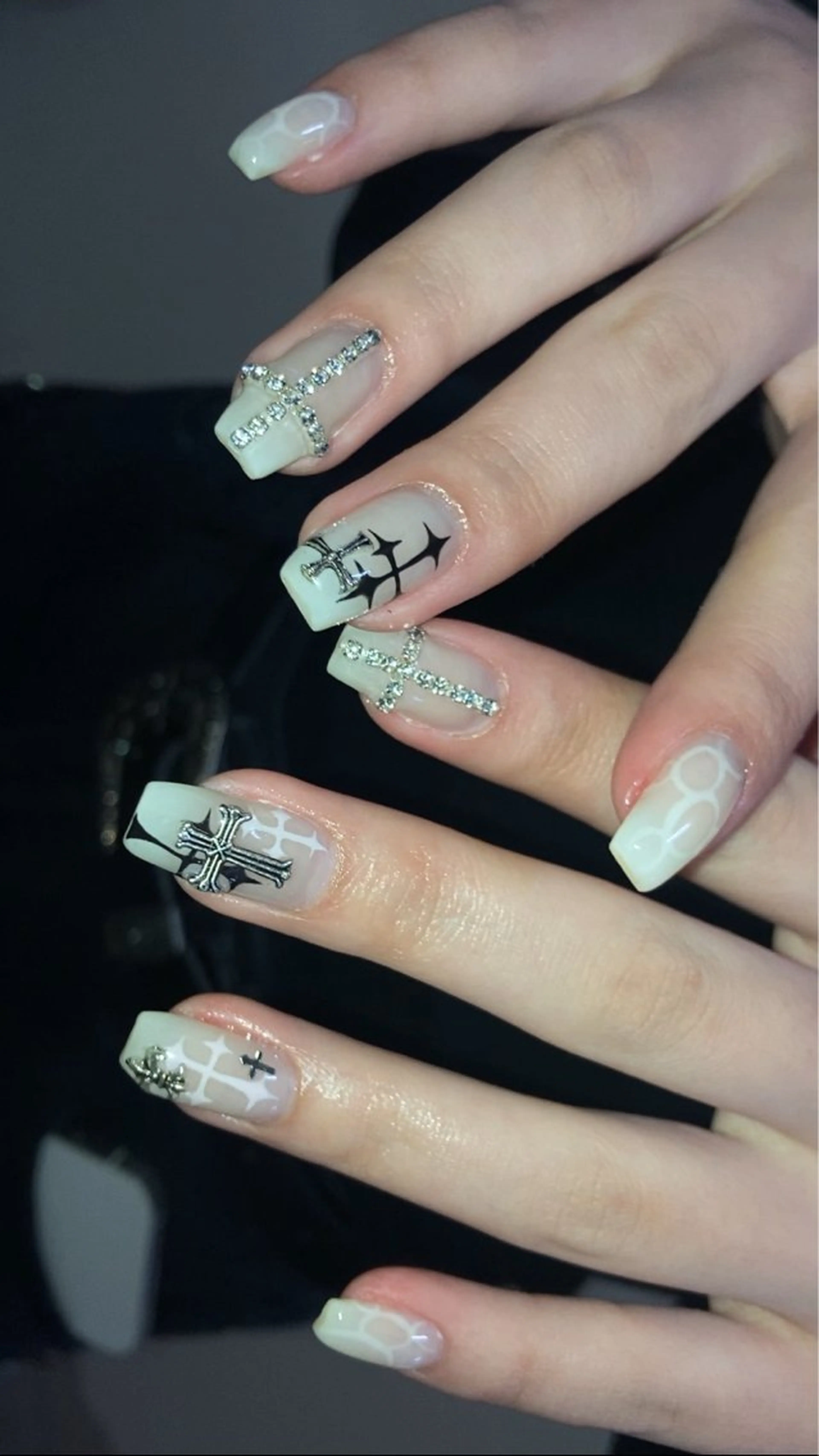 ネイル ハンドネイル フットネイル kana/モード ・グランジ໒꒱のネイルデザイン