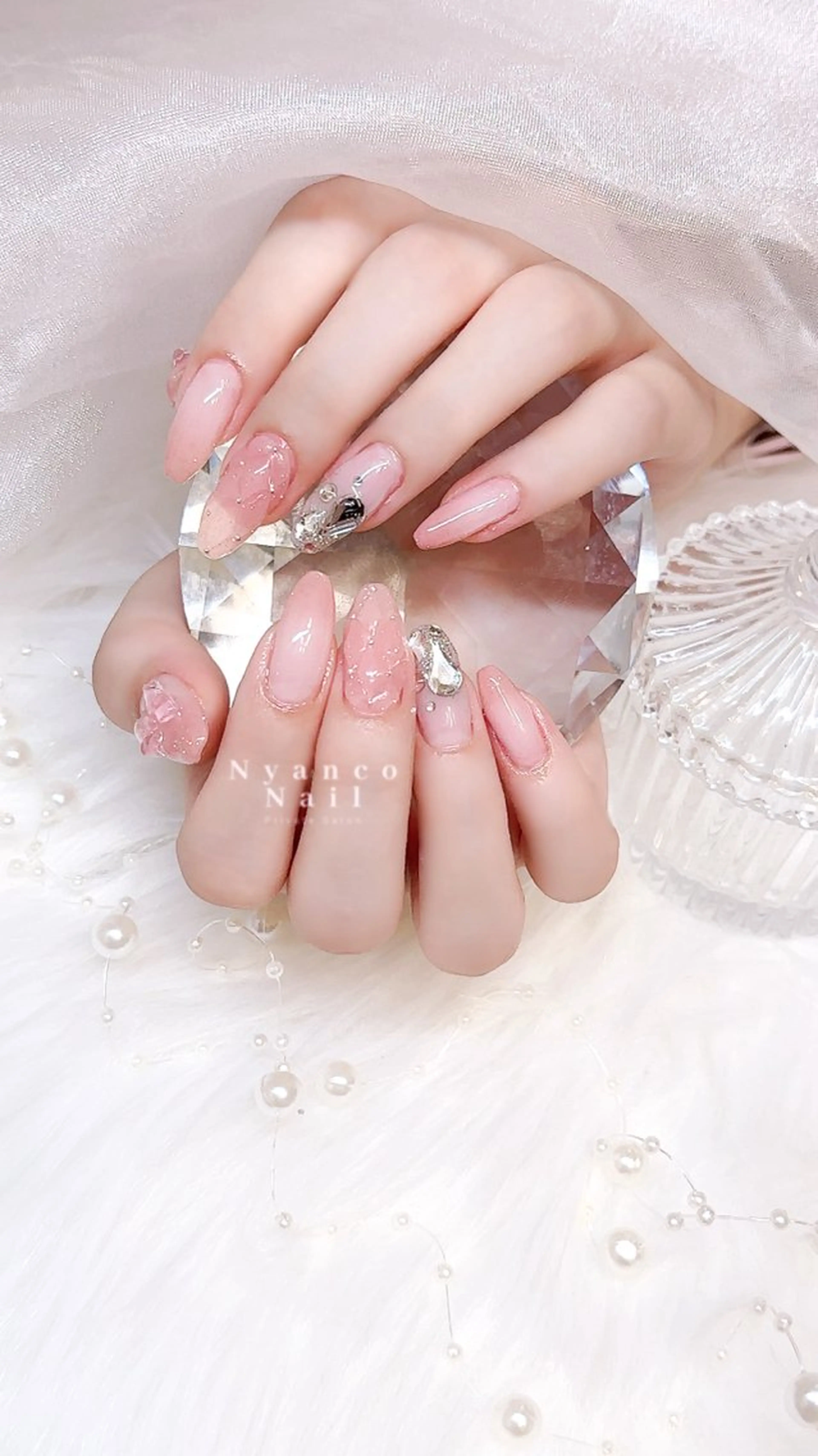 ネイル ジェルネイル グラデーション 氷ネイル・うるうるネイル キラキラネイル ピンク Nyanco Nailのネイルデザイン