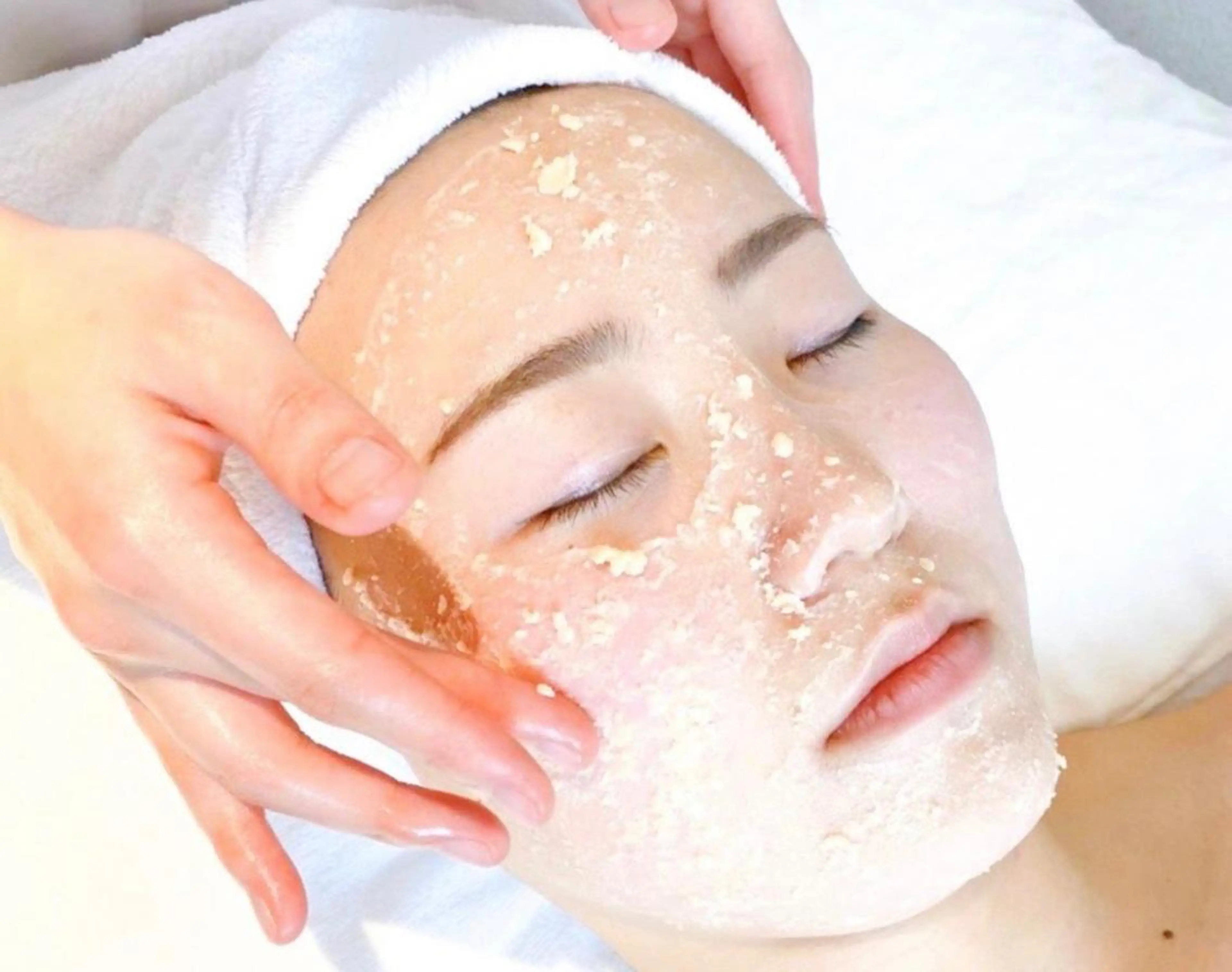 ミディアム カラー パーマ ヘアアレンジ メンズ キッズ ネイル マツエク・マツパ アイブロウ ニキビ・肌質改善専門 ♡人生が変わるサロンのエステ・リラクイメージ