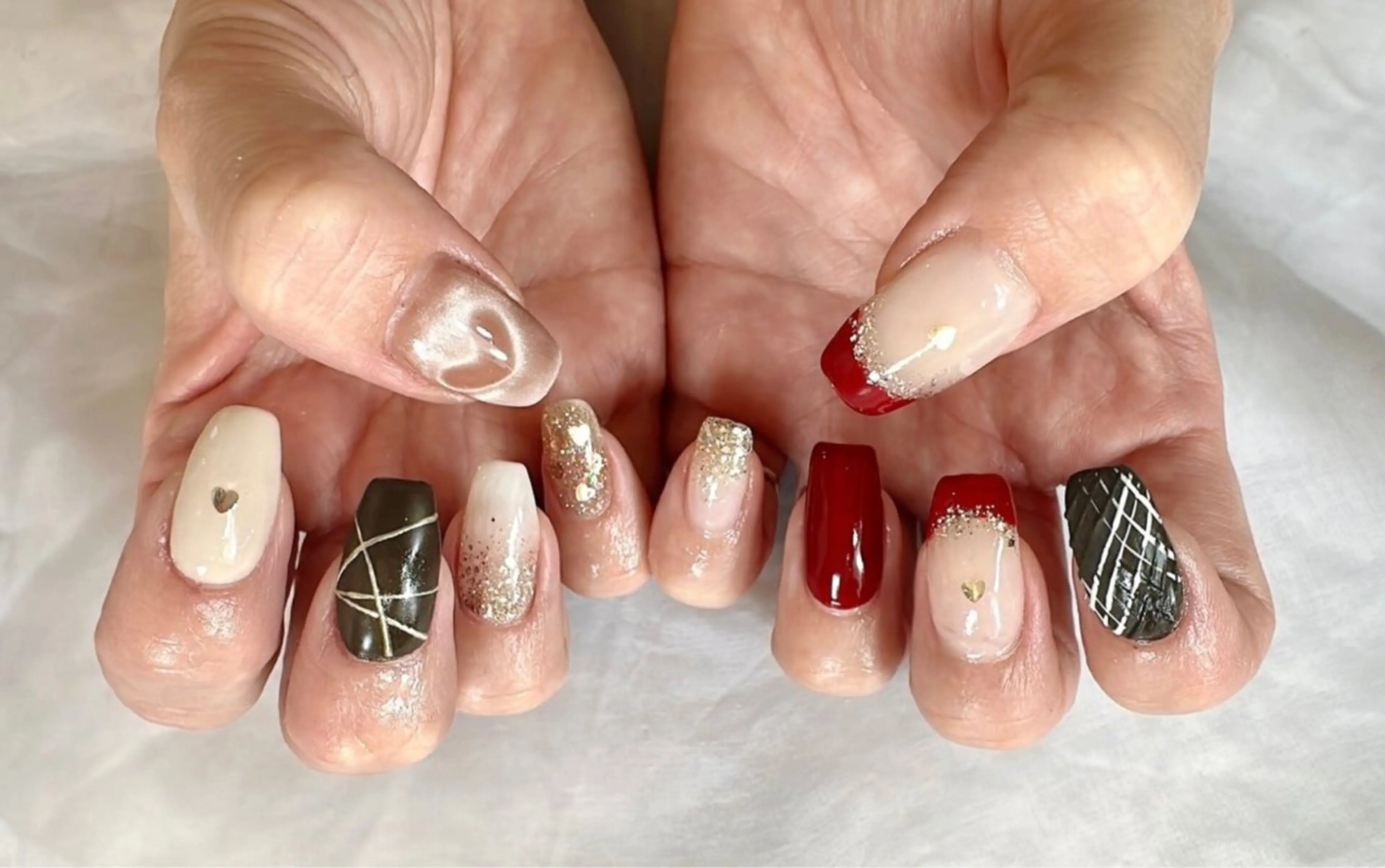 ミディアム BURGUNDY 🌹eriのネイルデザイン