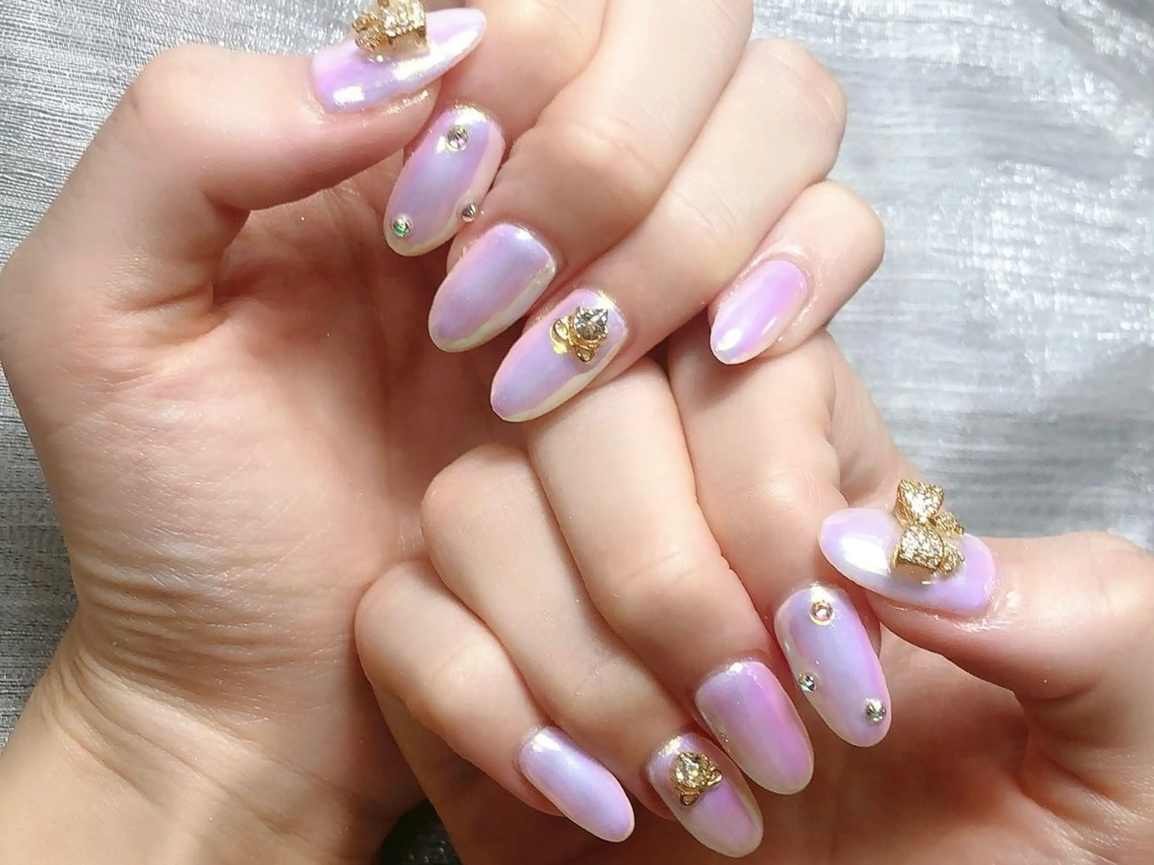 ネイル オーロラネイル ハンドネイル ハンドケア ⭐️Syu Rei⭐️のネイルデザイン