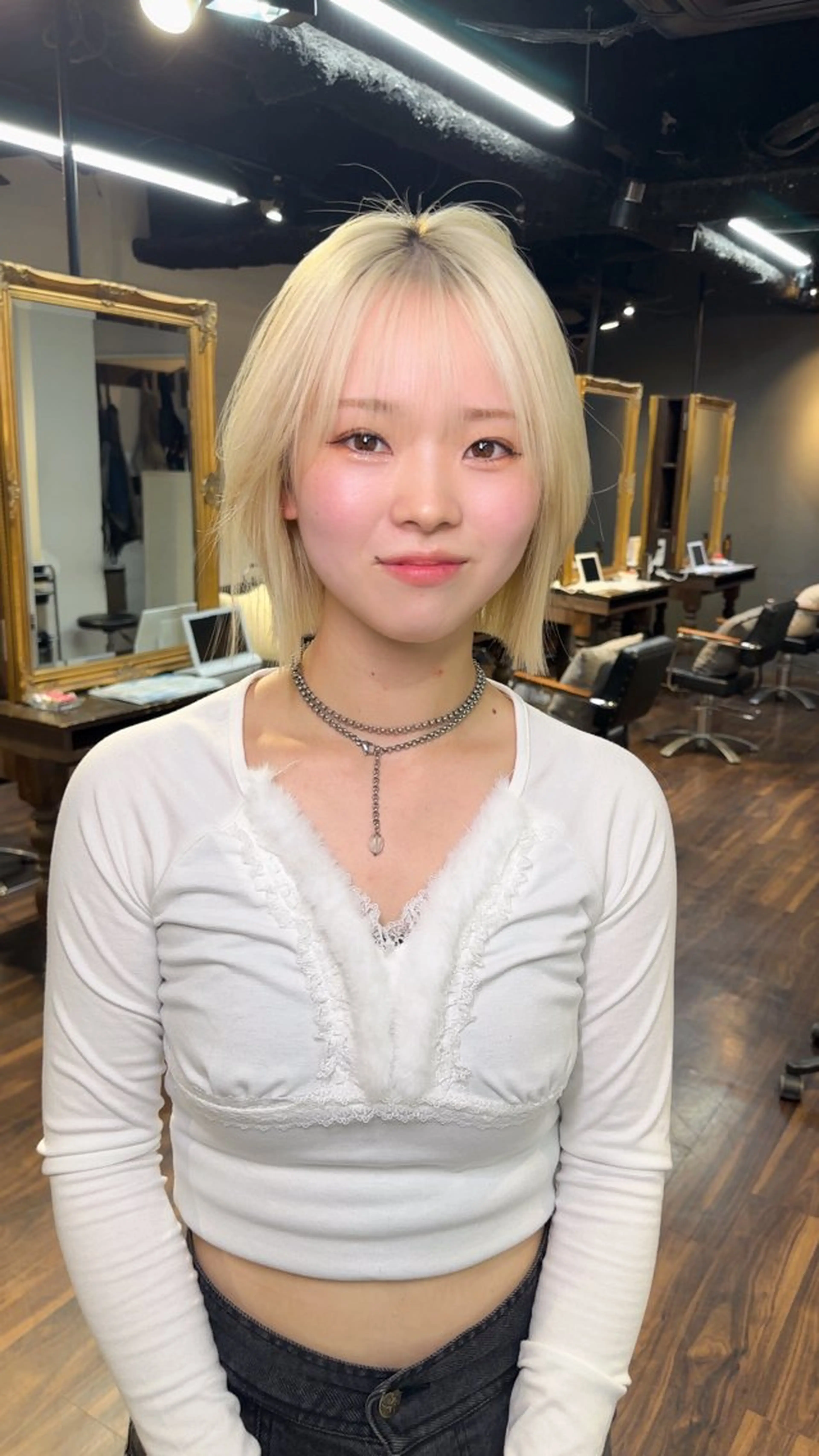 ミディアム カラー ボブレイヤー ハイトーンカラー ボブ レイヤーカット カット ヘアカラー トリートメント ワンホンヘア ケラチン/Kaitoのヘアスタイル