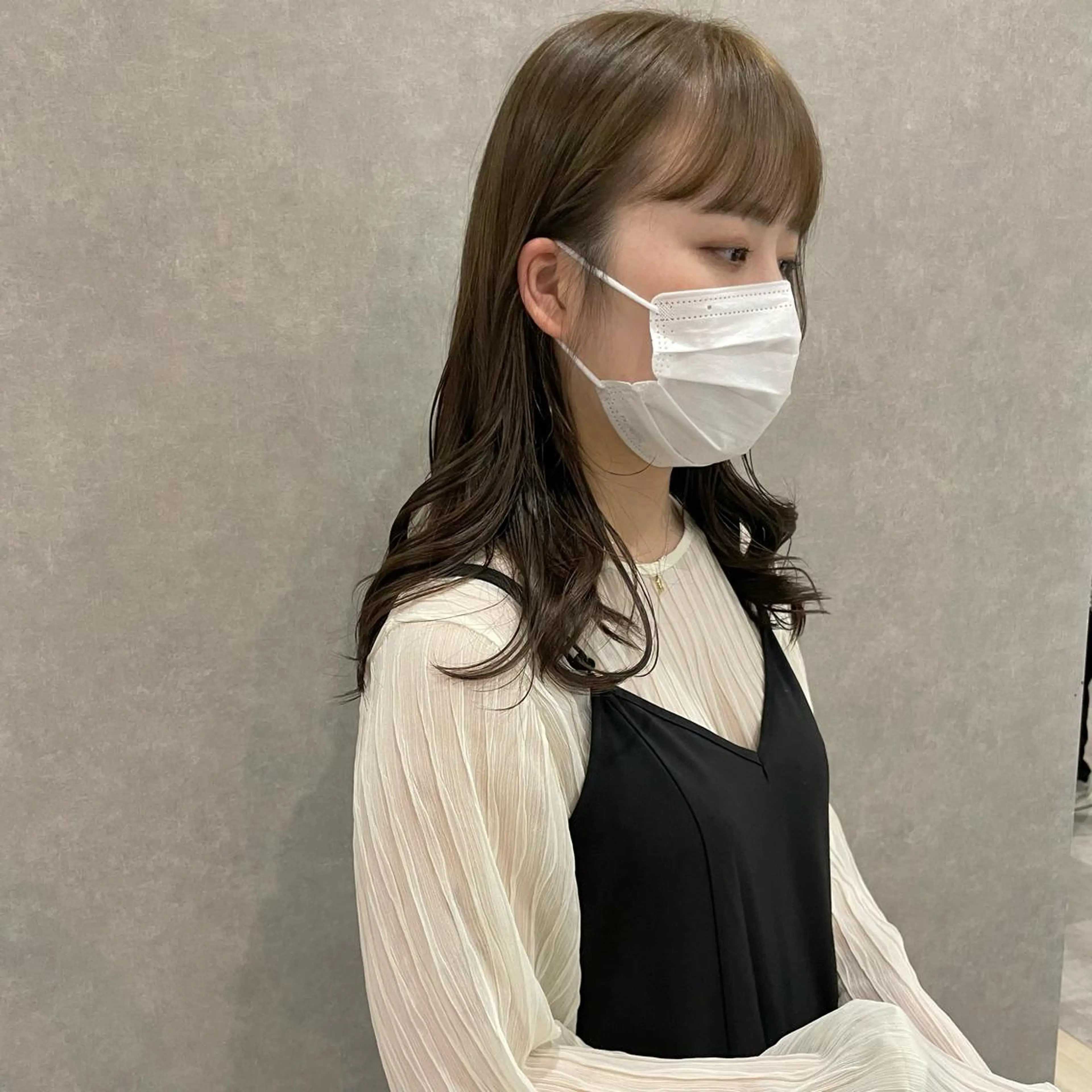 セミロング カラー はちすか るかのヘアスタイル