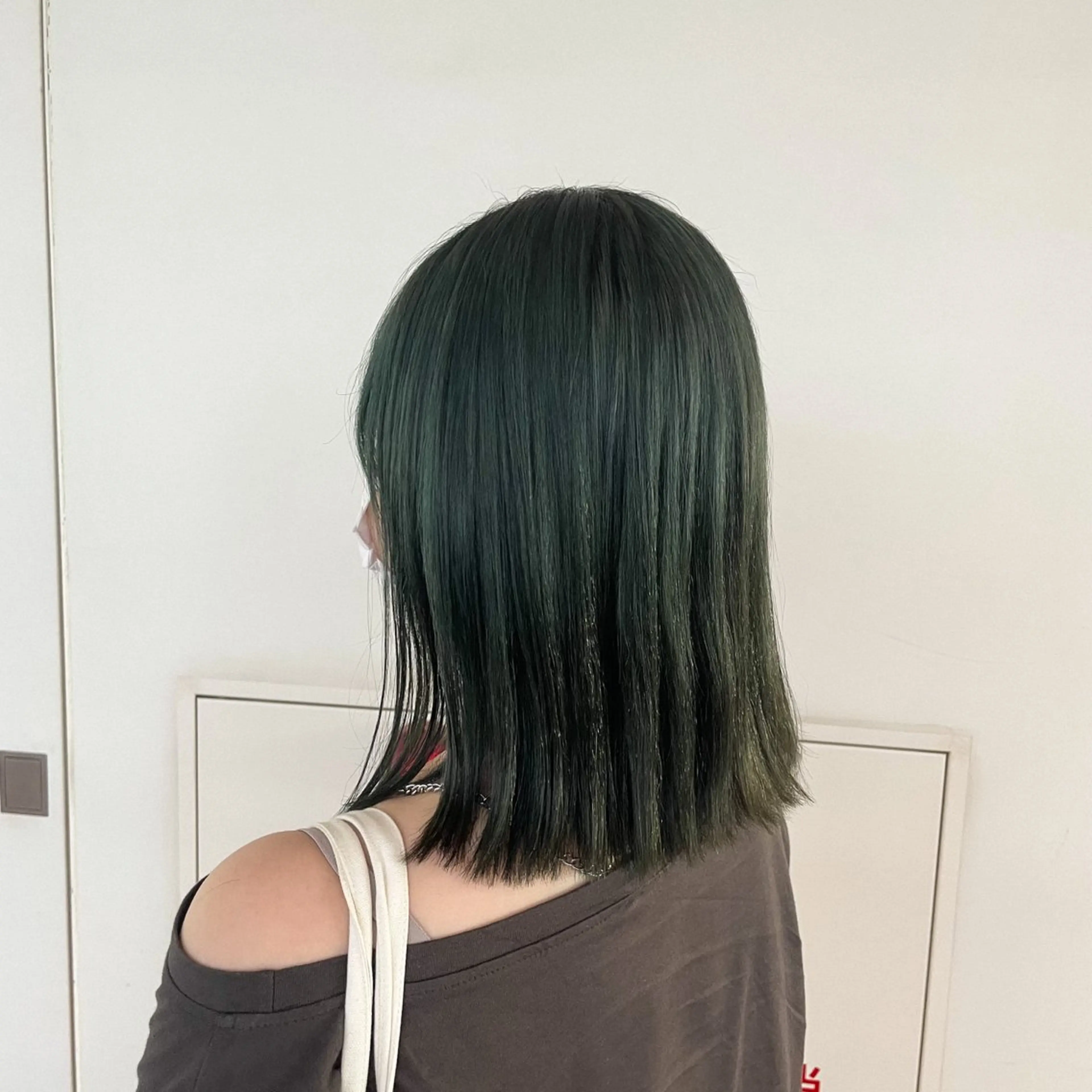 ミディアム 切りっぱなしボブ アッシュ ボブ 落合 美穂のヘアスタイル