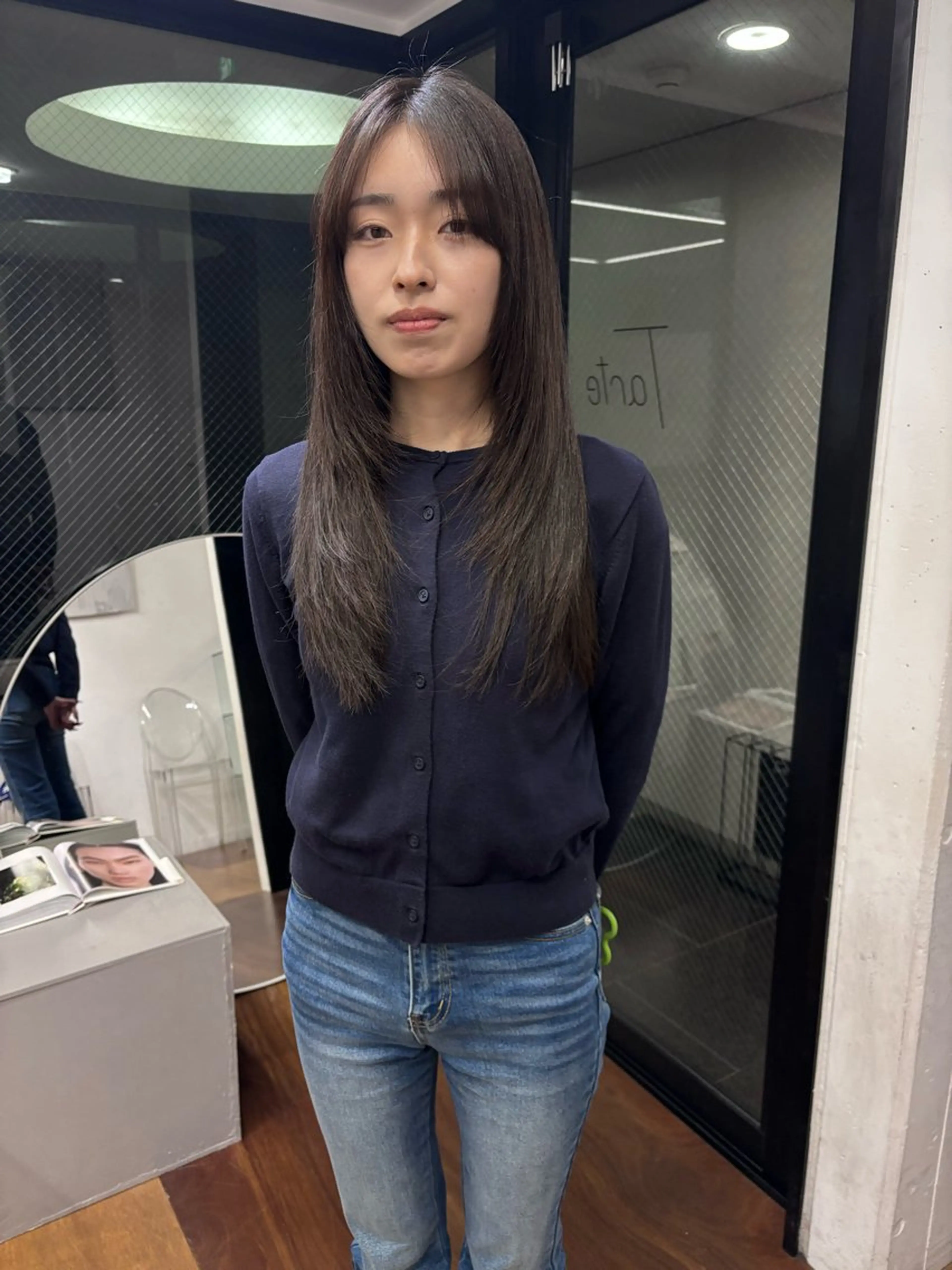 ロング レイヤーカット ロング 柔らかストレートと ツヤカラー/和田陽向のヘアスタイル