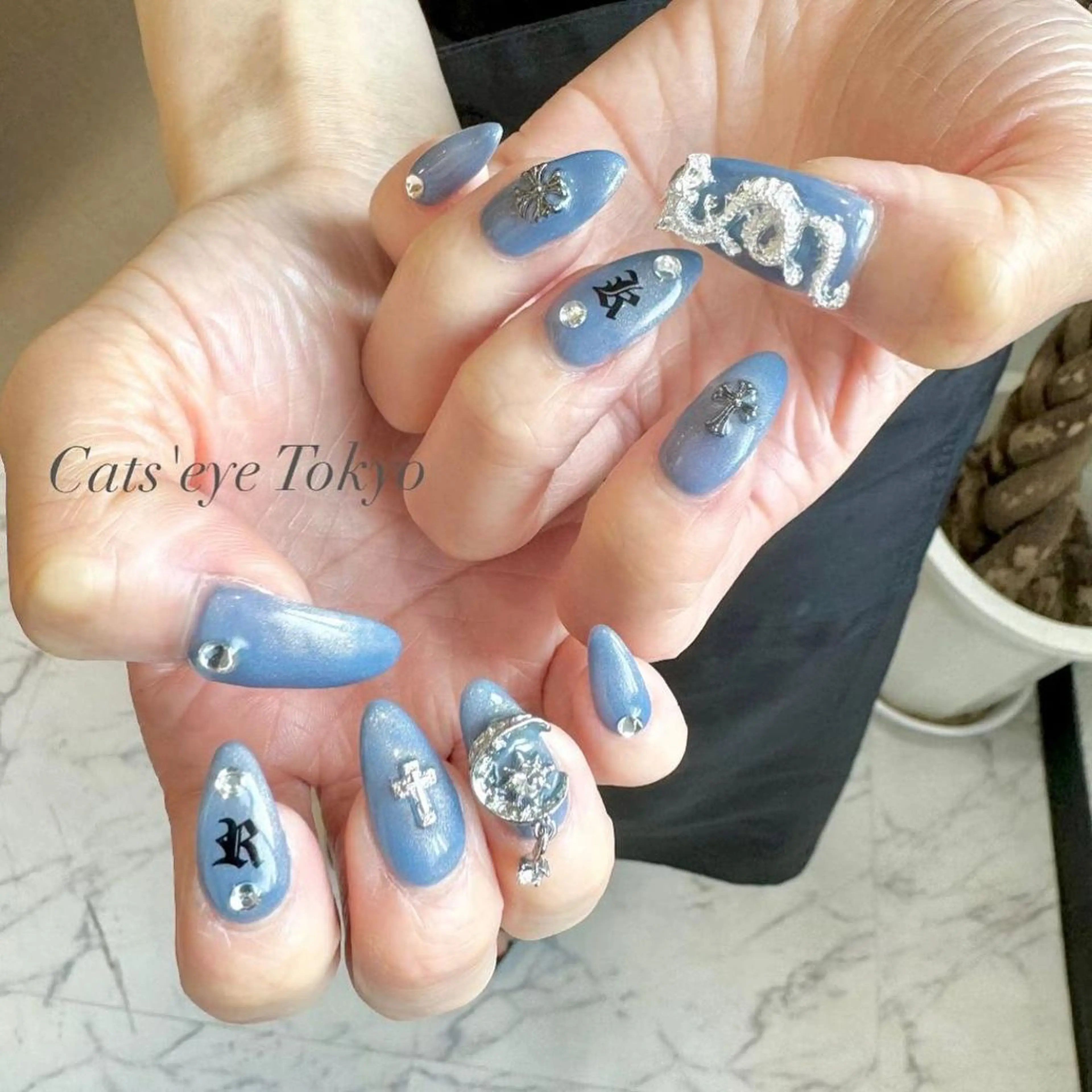 ネイル アートネイル ジェルネイル マグネットネイル ミラーネイル 持ち込み Cat's eye TOKYO 新宿店のネイルデザイン