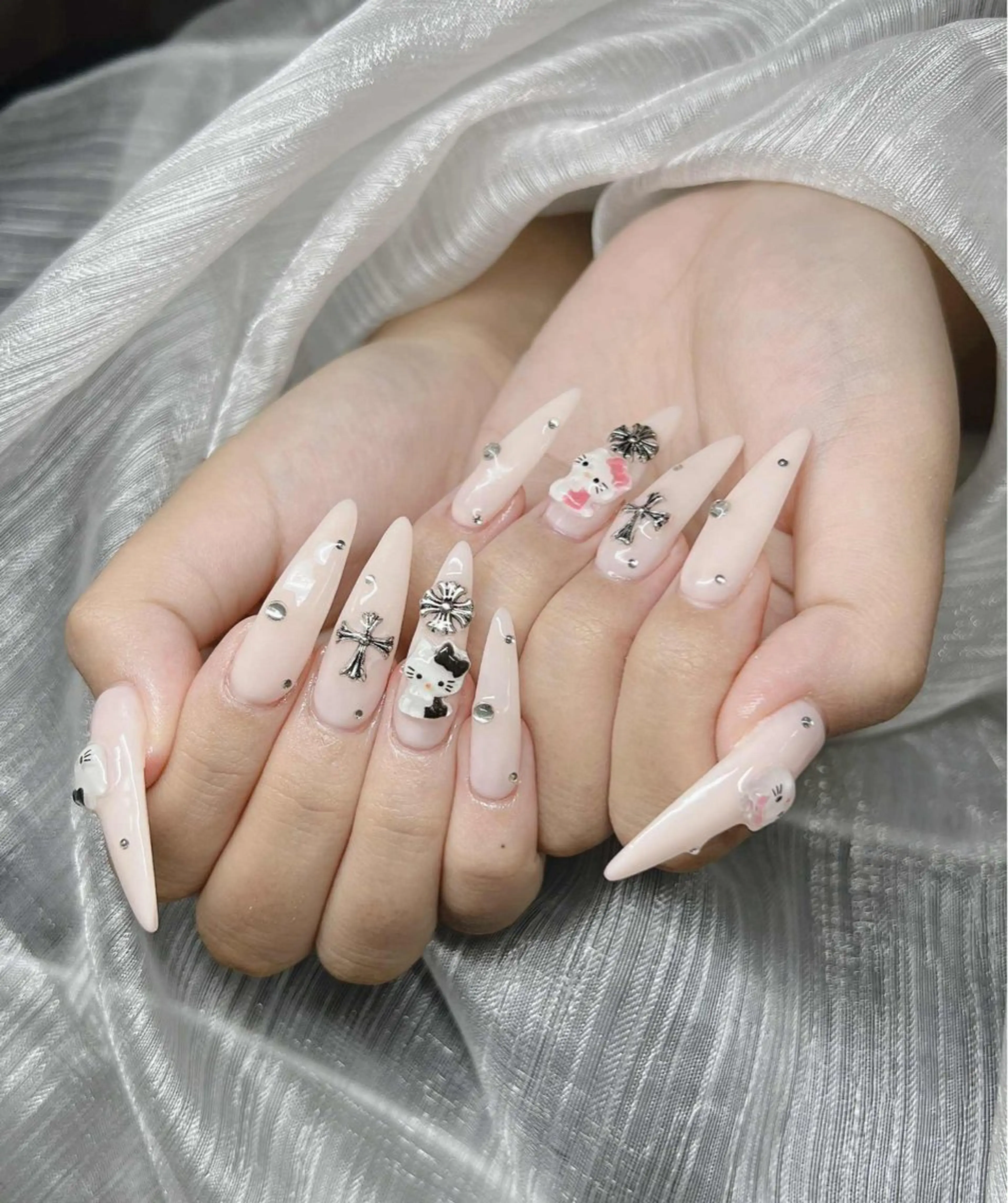 ネイル ハンドネイル Lee Nailsのネイルデザイン