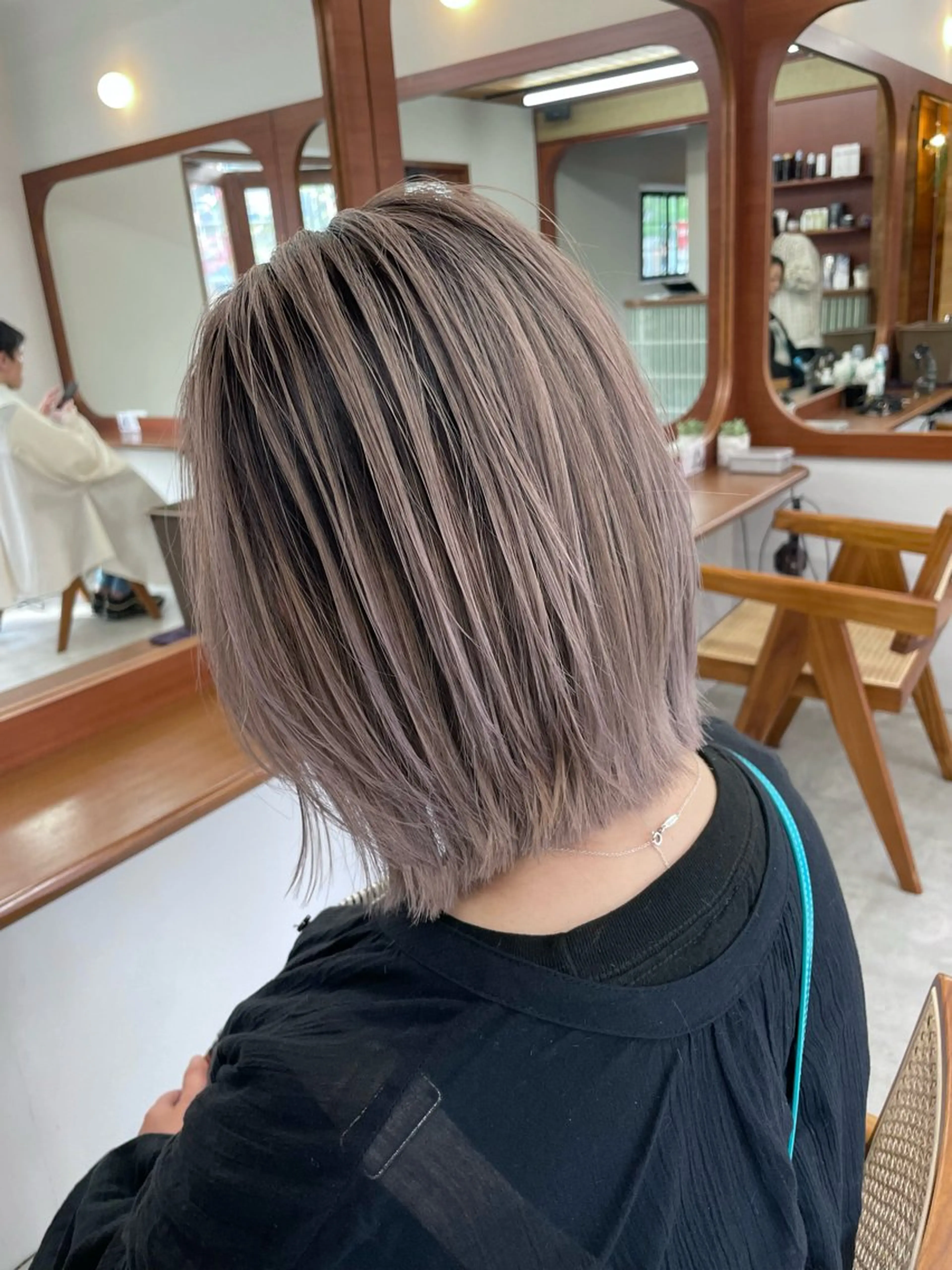 ショート カラー ボブレイヤー デザインカラー ボブ レイヤーカット 五十嵐 雄毅のヘアスタイル