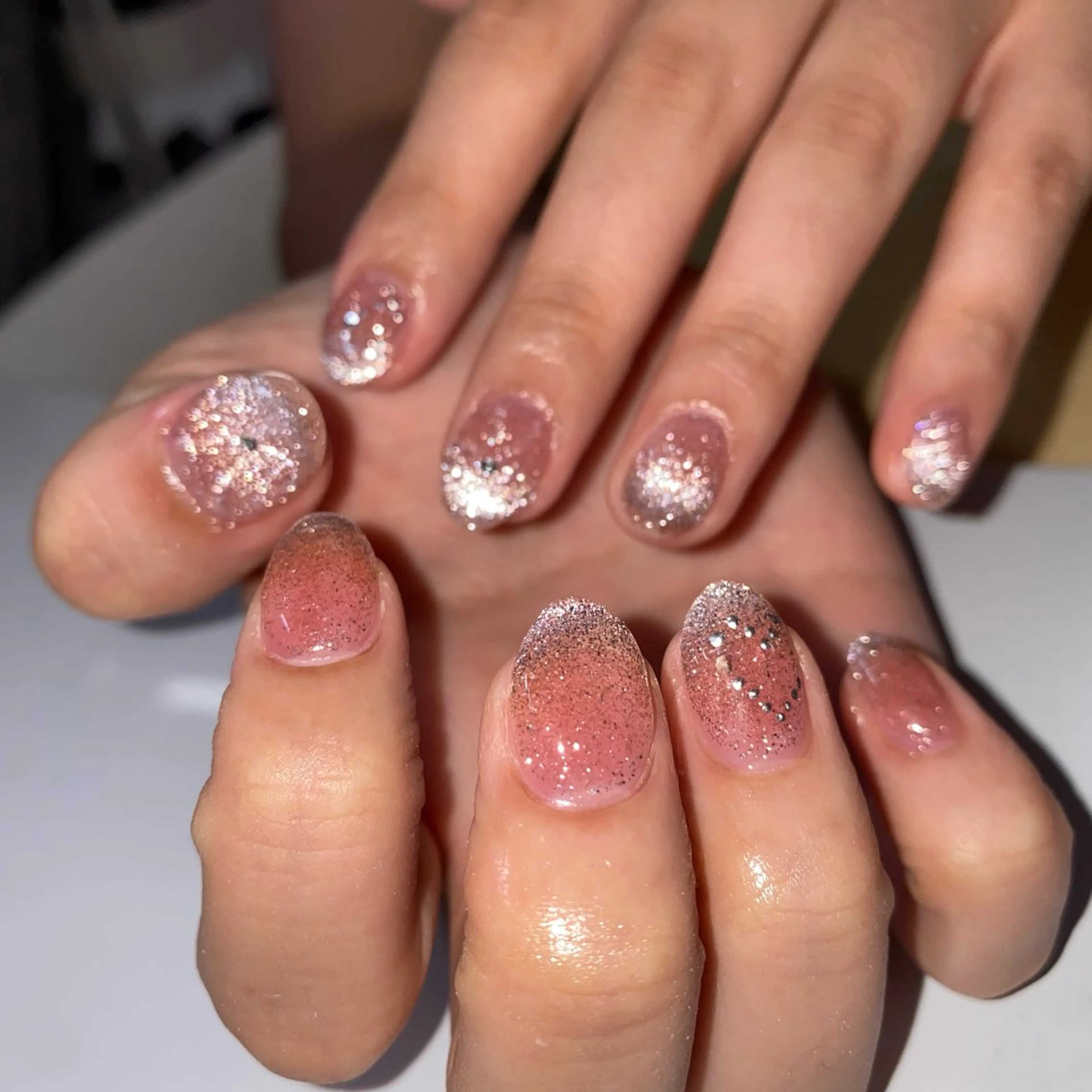 ネイル キラキラネイル ぷっくりネイル リボン ハンドネイル yuuka/池袋 🐾WOLTOKYOのネイルデザイン