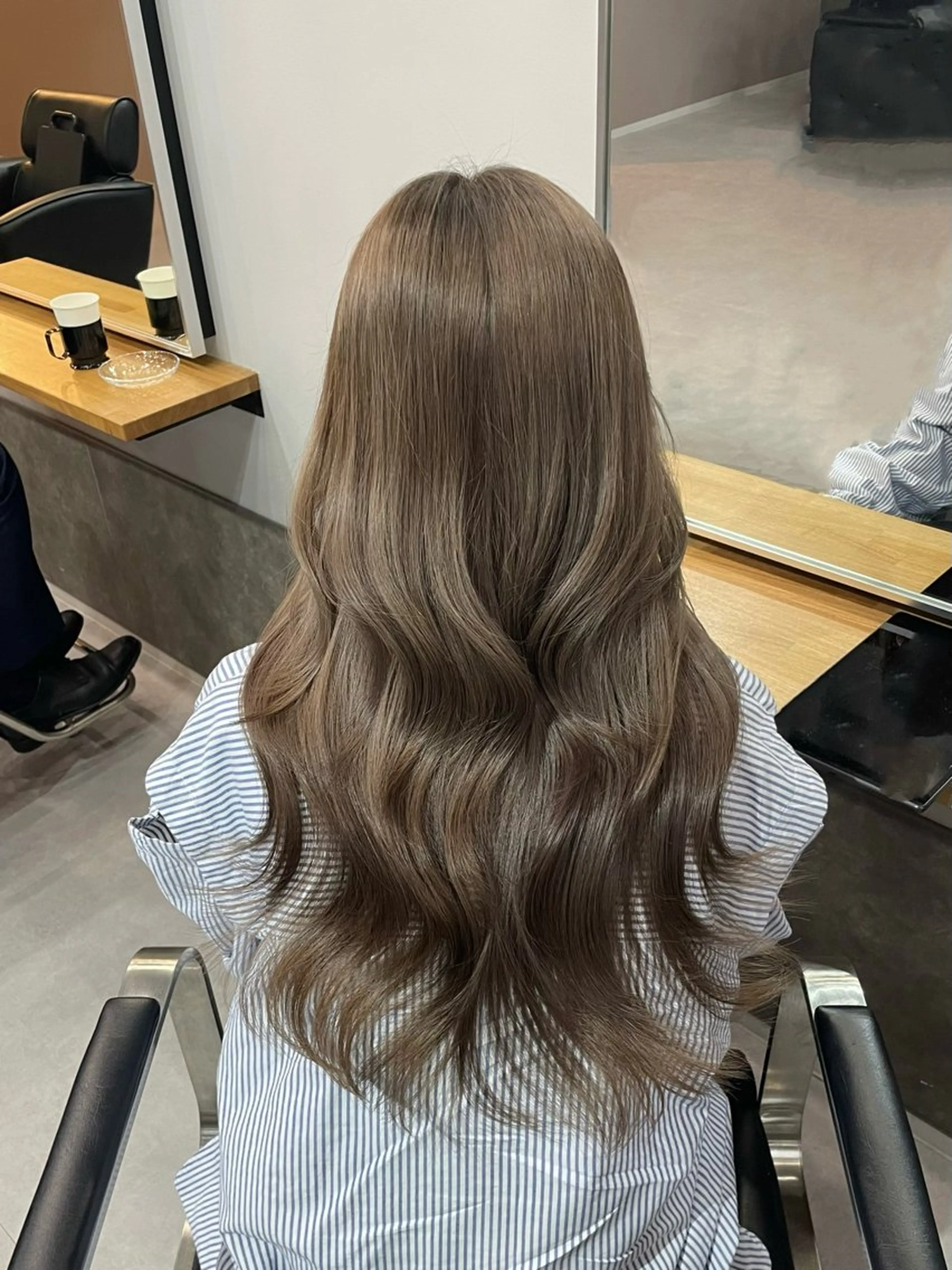 ロング カラー ヘアカラー ミルクティーベージュ ❤︎レイヤー　MIAのヘアスタイル