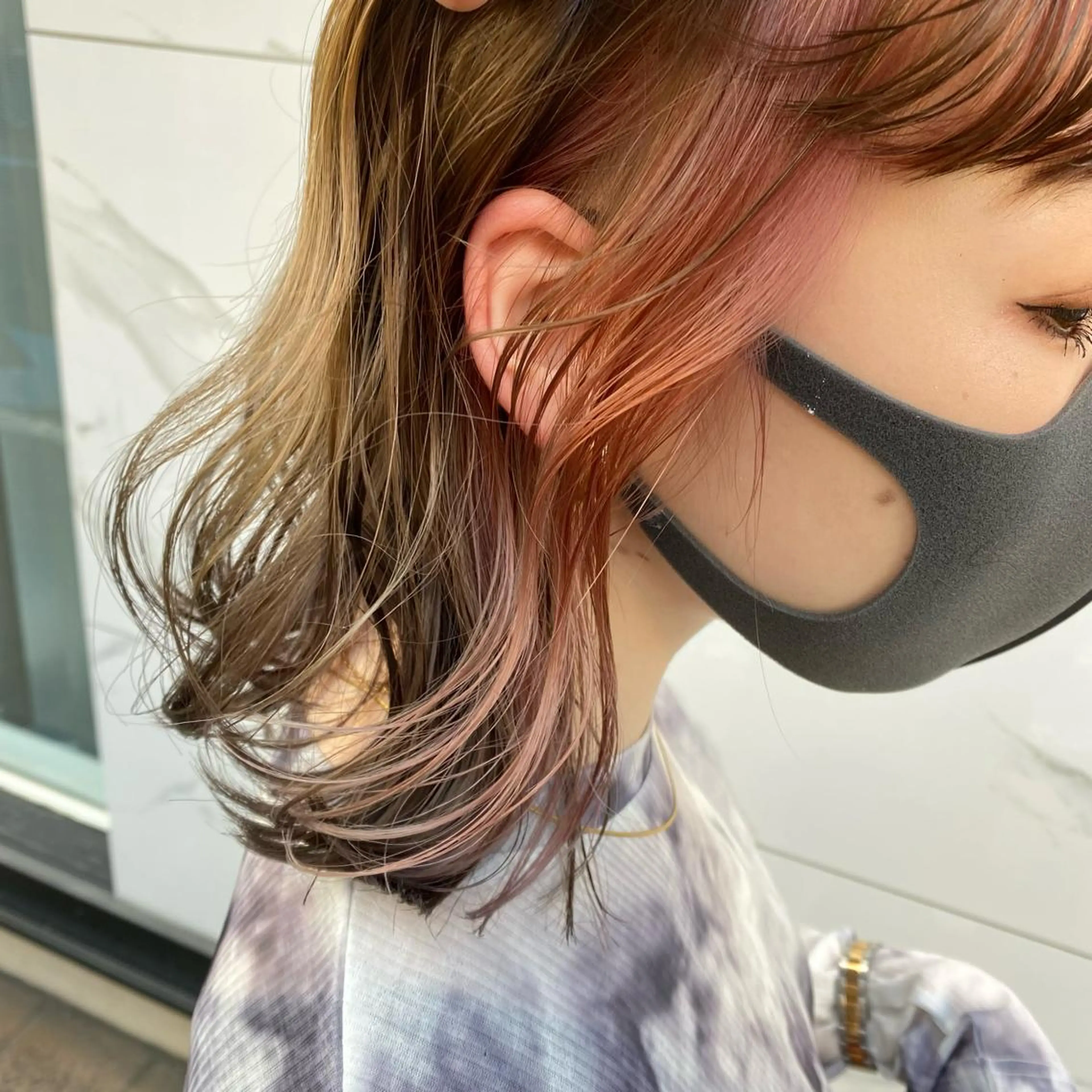 ミディアム カラー イヤリングカラー ピンクカラー 増子 祐太朗のヘアスタイル