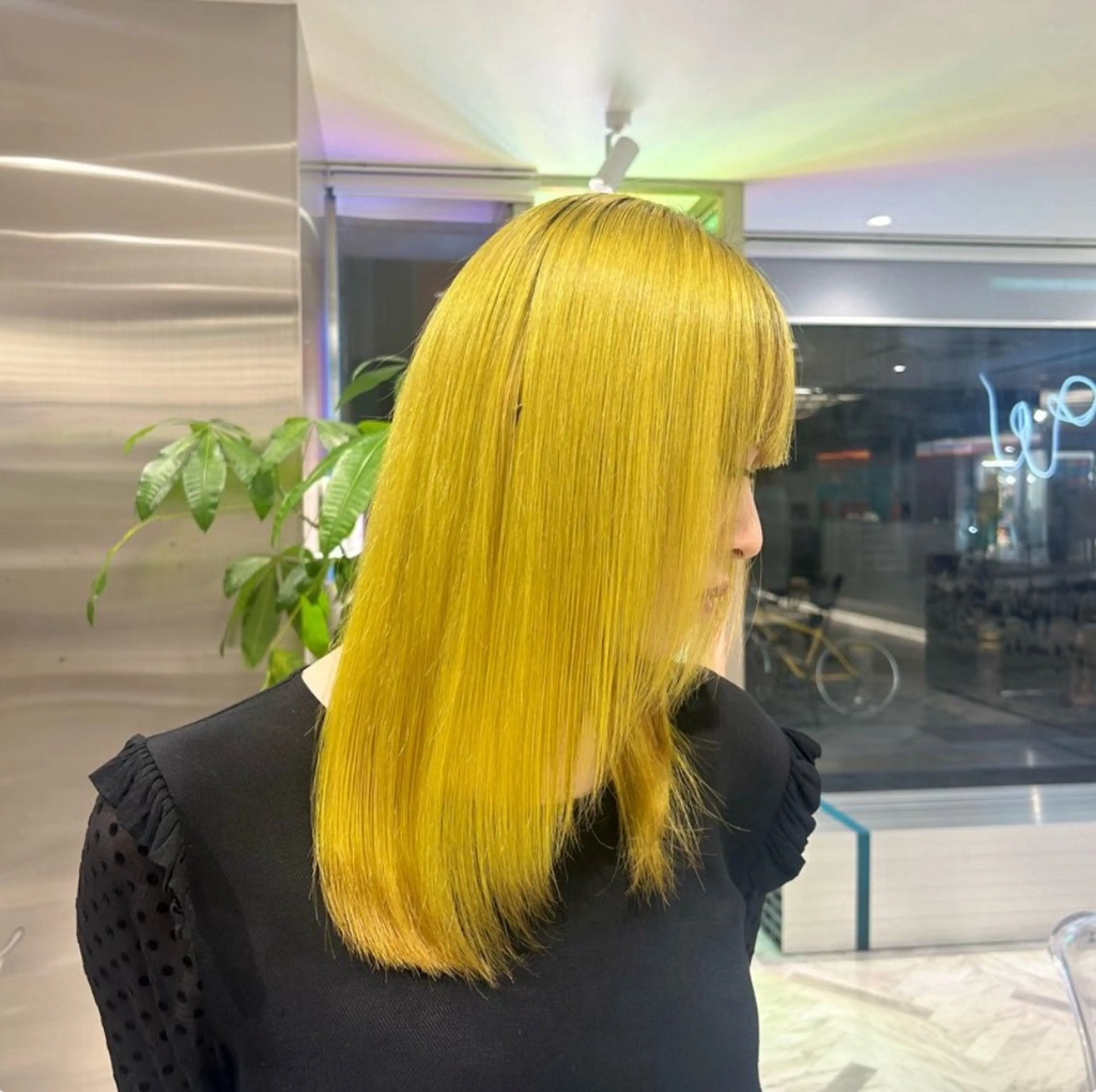 ロング カラー ブリーチ ケアブリーチ 透明感カラー ハイトーンカラー イルミナカラー ヘアカラー トリートメント メンズ/ボブ/パーマ /くるみのマツエク・マツパデザイン