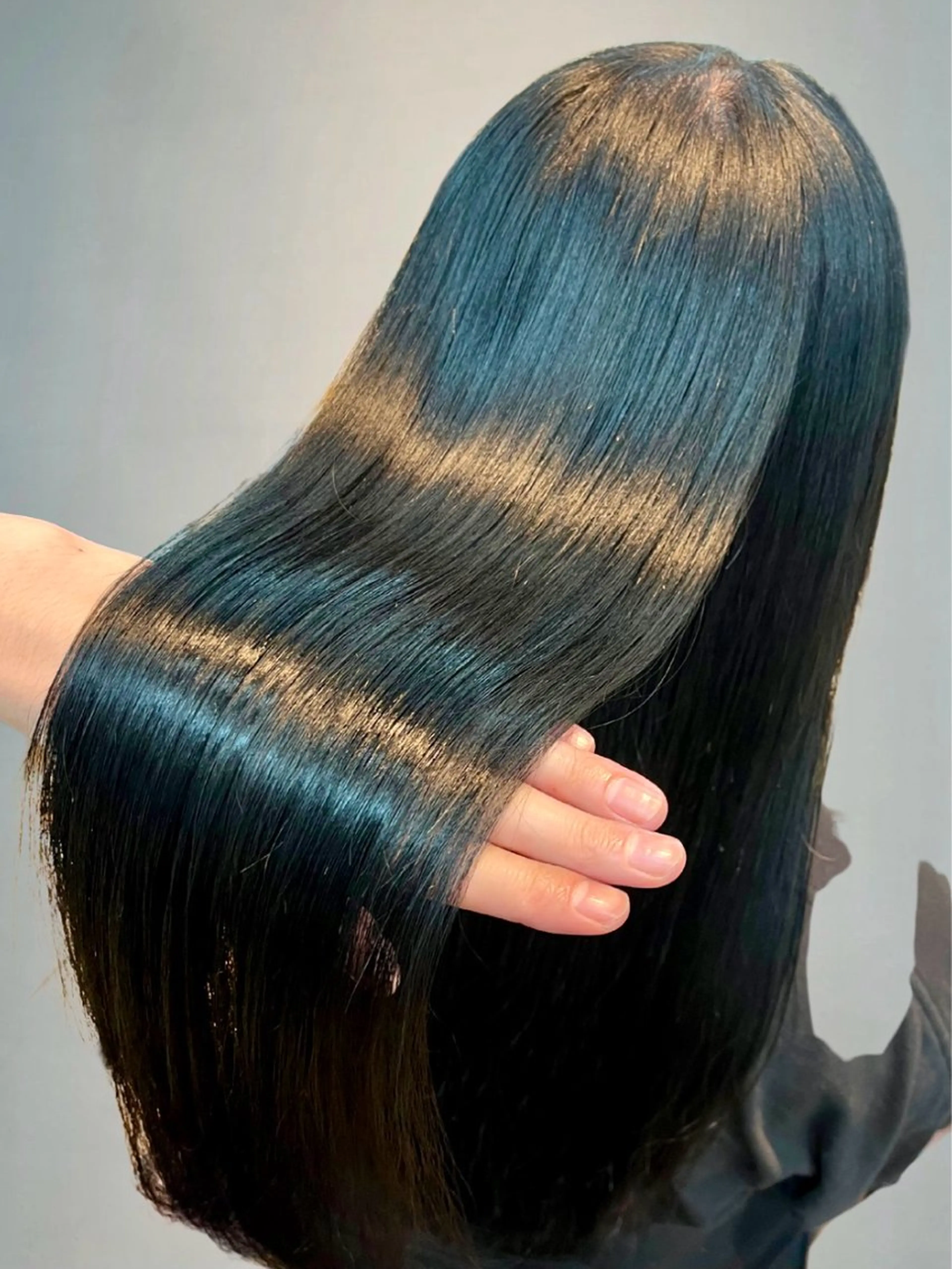 ロング カット ヘアカラー 縮毛矯正 トリートメント 《髪質改善 UN BLEACH》のヘアスタイル