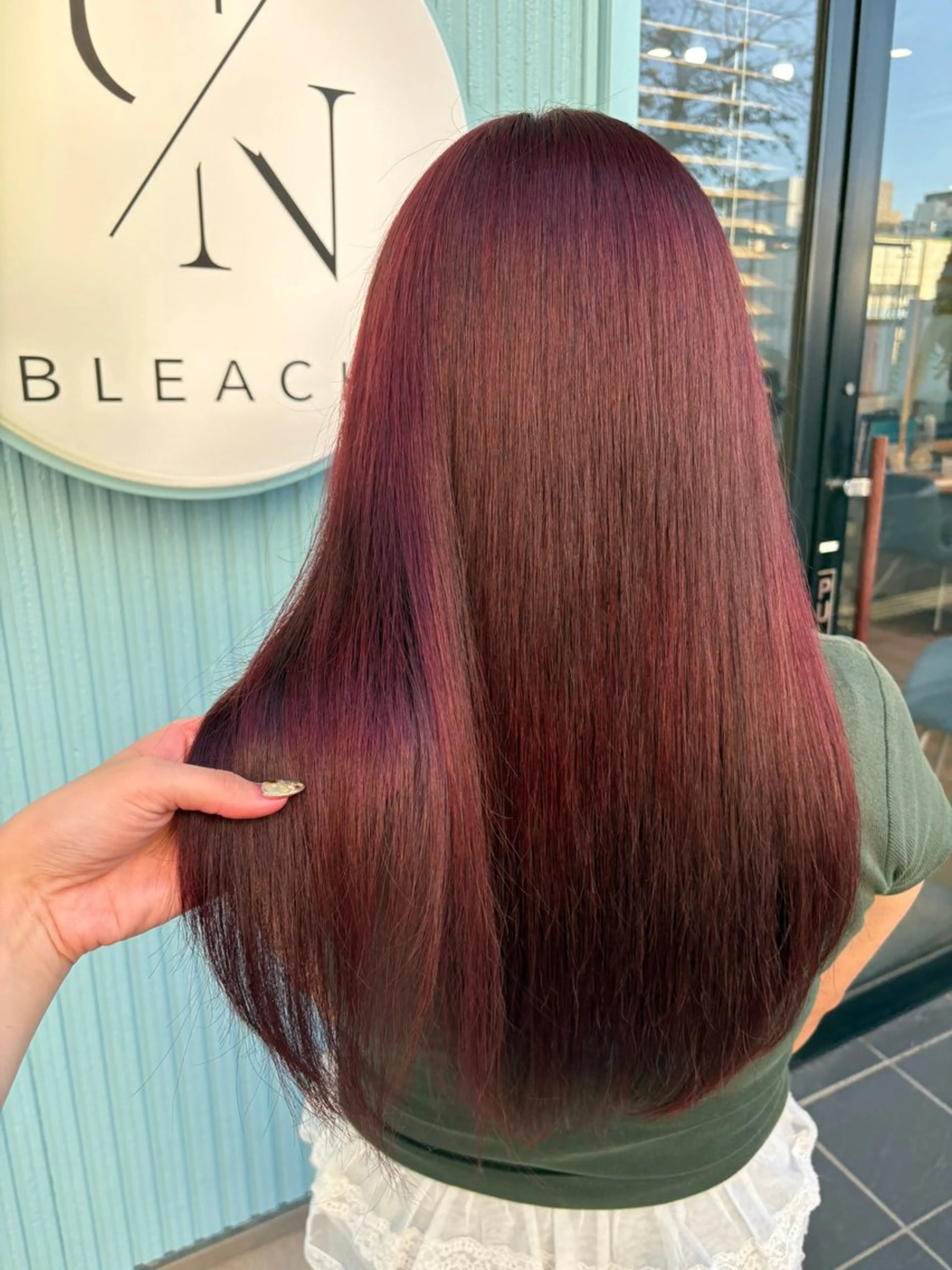 ロング カラー ブリーチ ダブルカラー ブリーチなしカラー レッドカラー 髪質改善 🩶西 雪乃/透明感 くすみカラー🫧のヘアスタイル