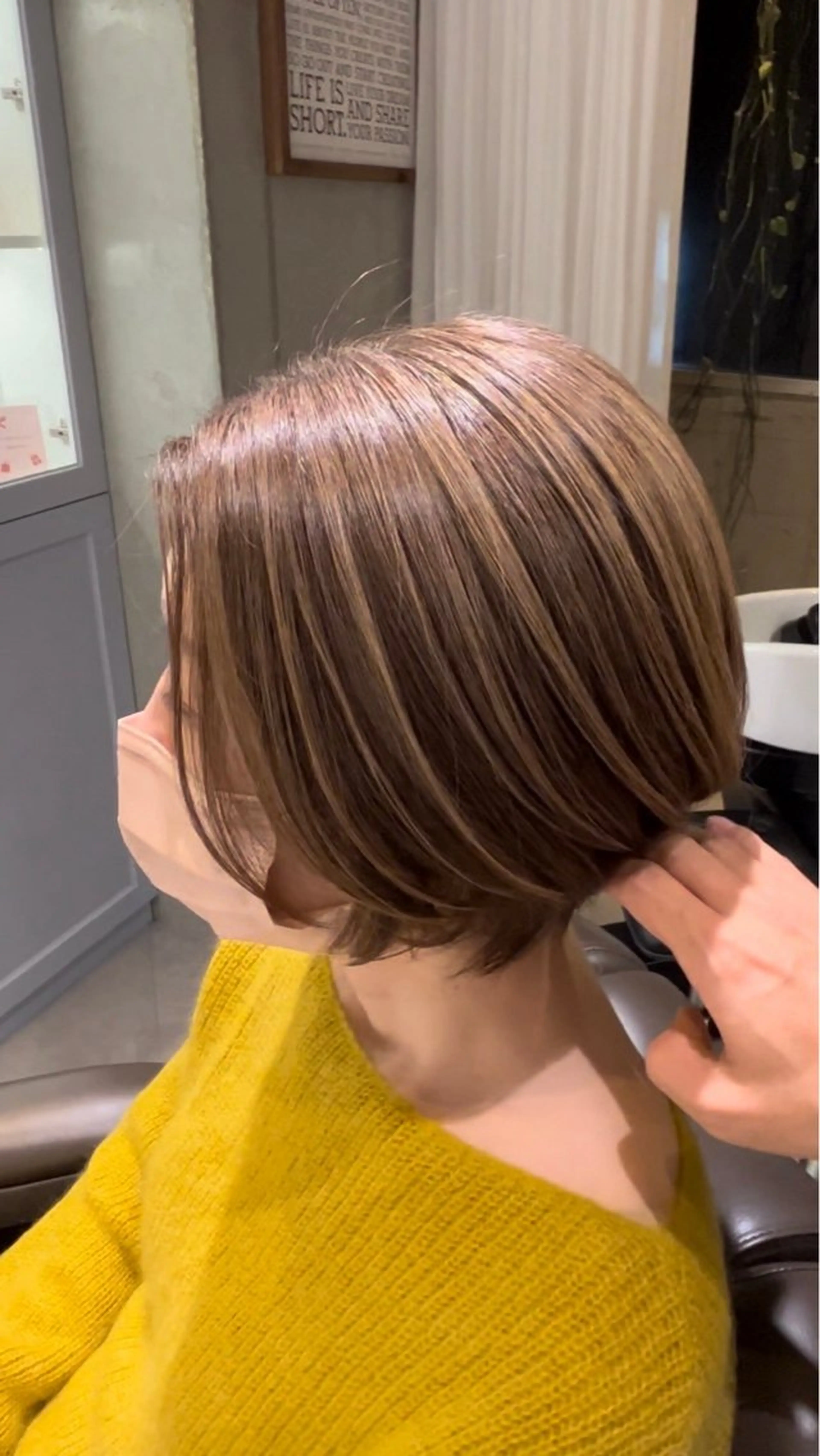 似合わせカット+白髪ぼかしハイライト＋トリートメントの写真