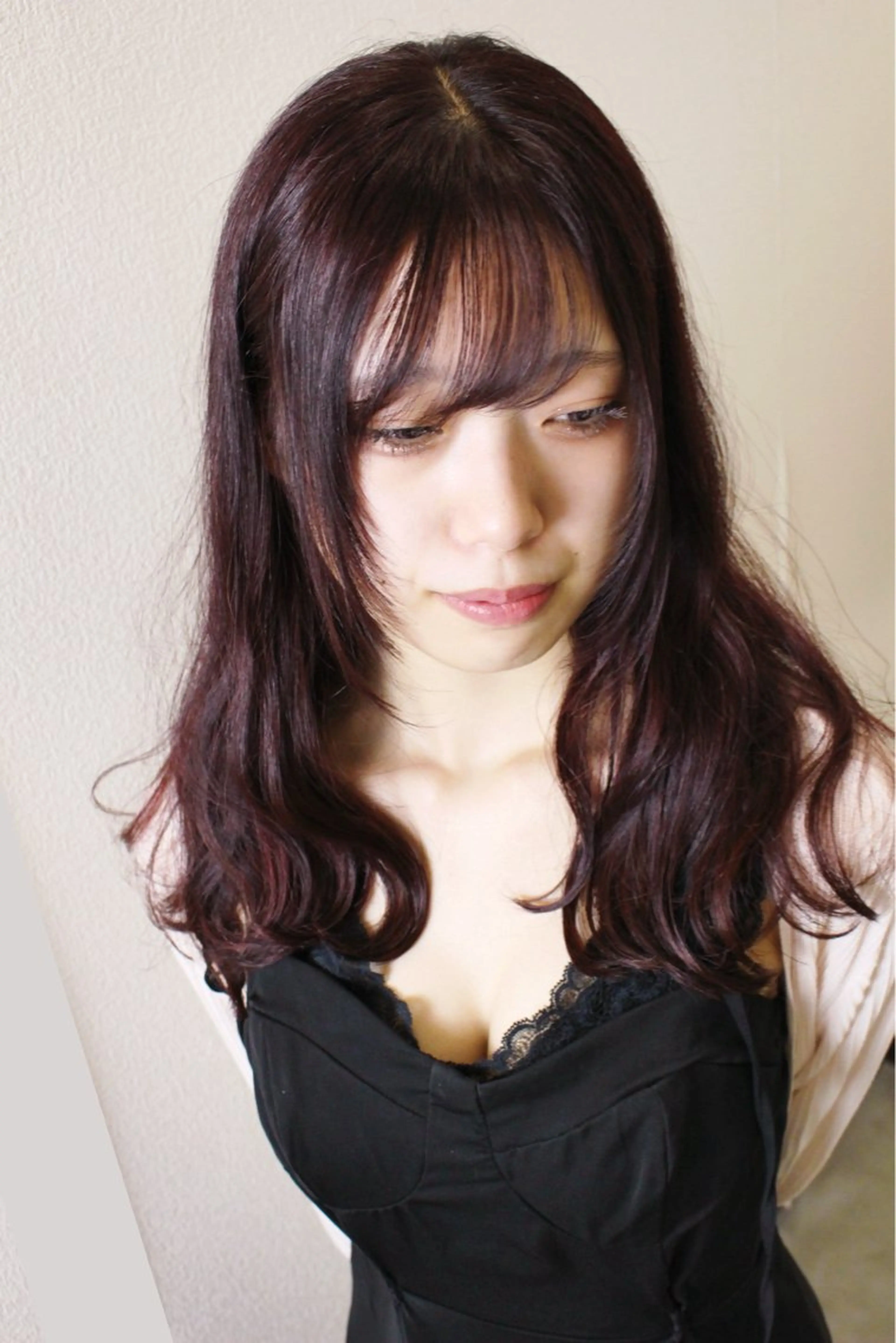 セミロング カラー ピンクカラー レッドカラー レイヤーカット カット ヘアカラー 土居 正季のヘアスタイル