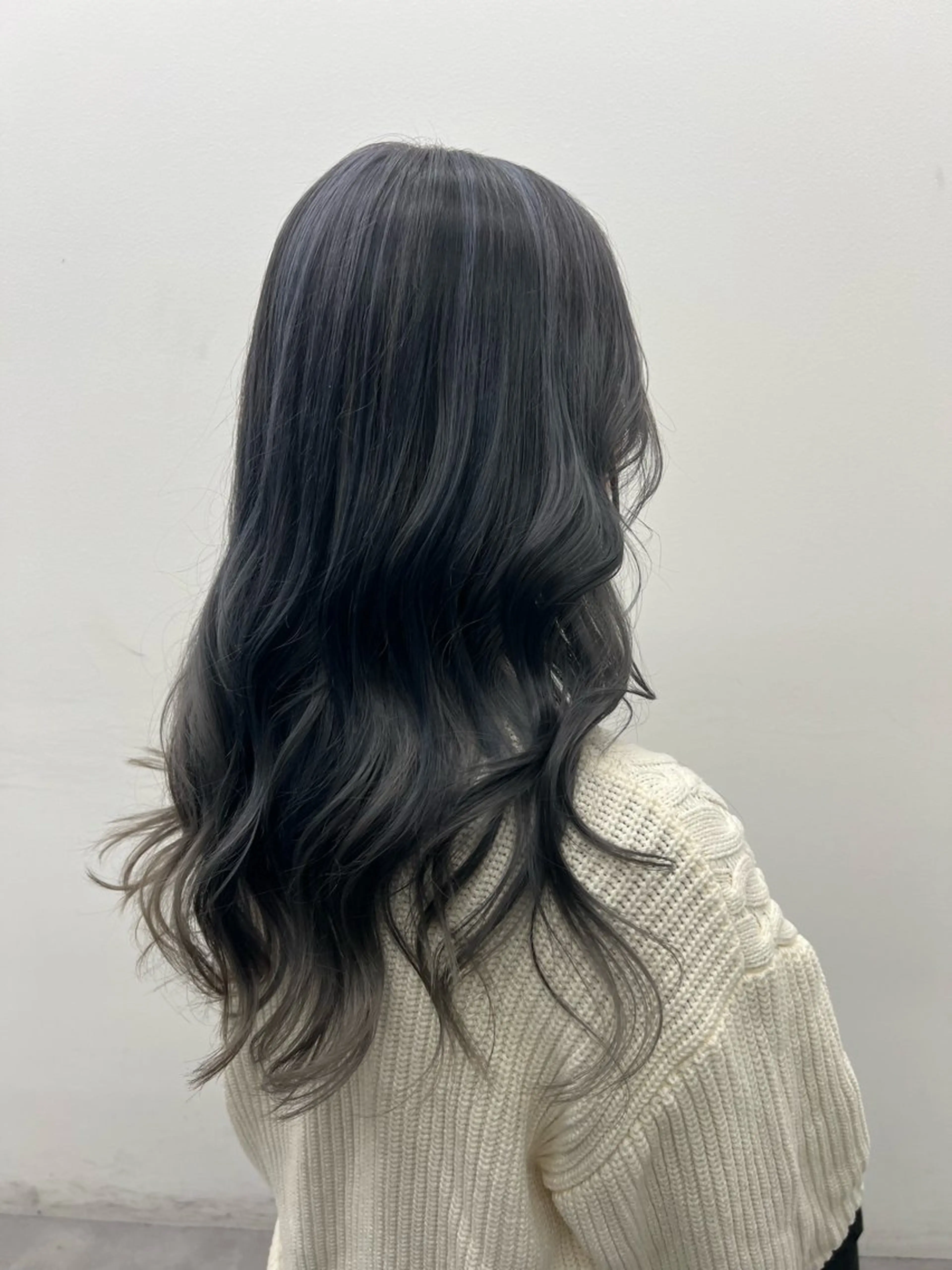 ロング レイヤーカット ハイトーン /愛子のヘアスタイル