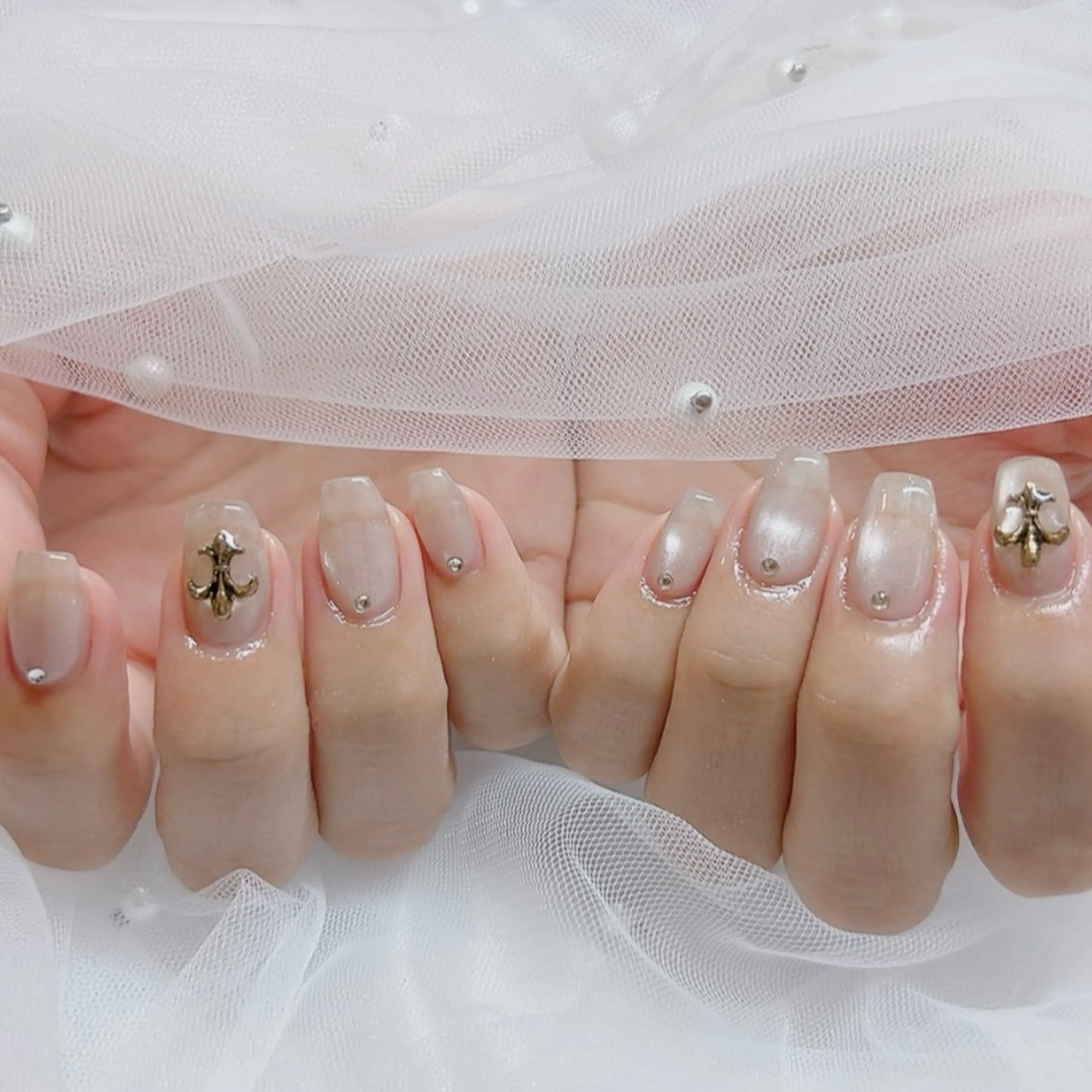 ネイル マグネットネイル ハンドネイル Charlie所属・Charlie 🖤のネイルデザイン