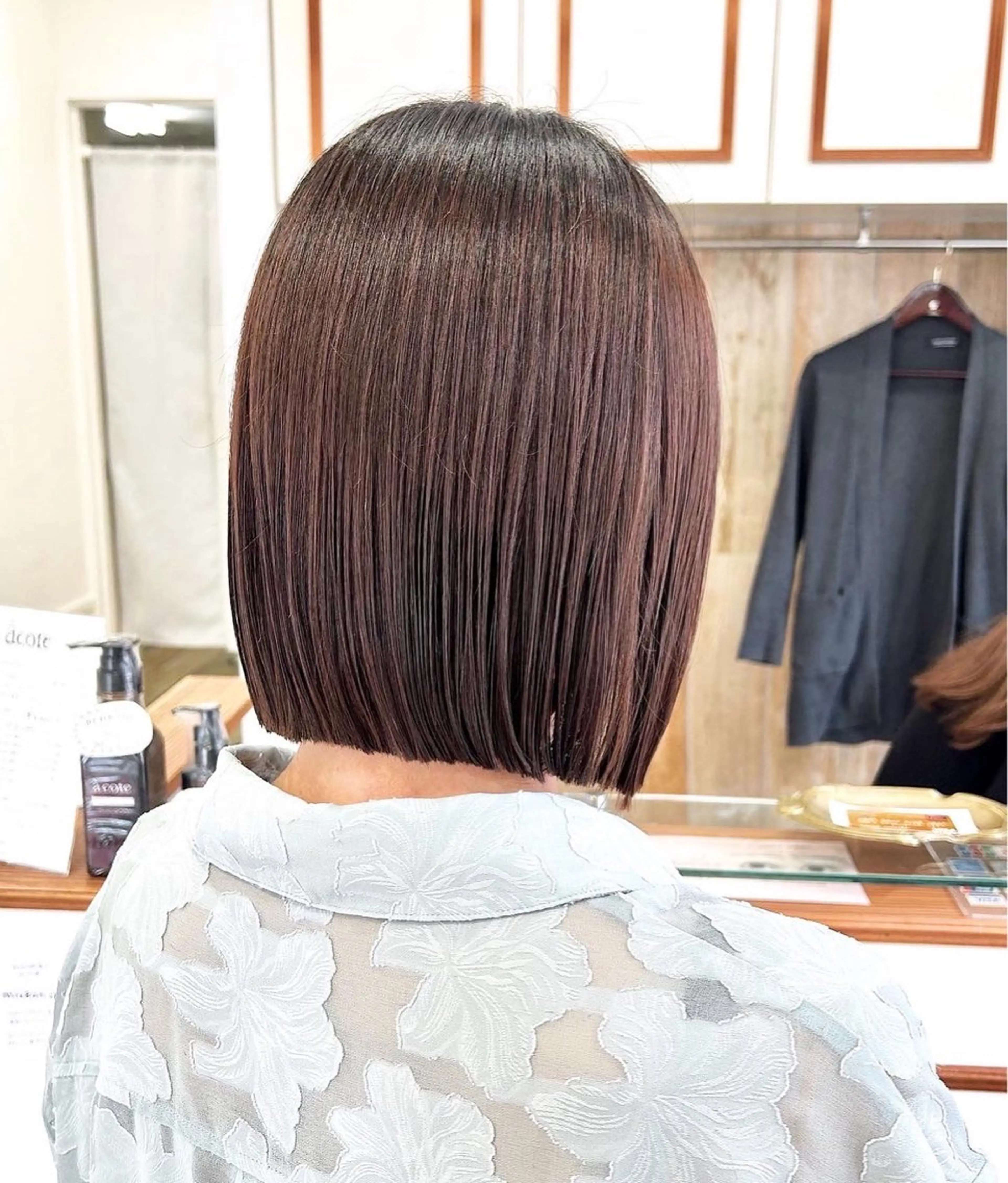 ショート カラー カット ヘアカラー トリートメント ぱつっとボブ/ 小野あかねのヘアスタイル