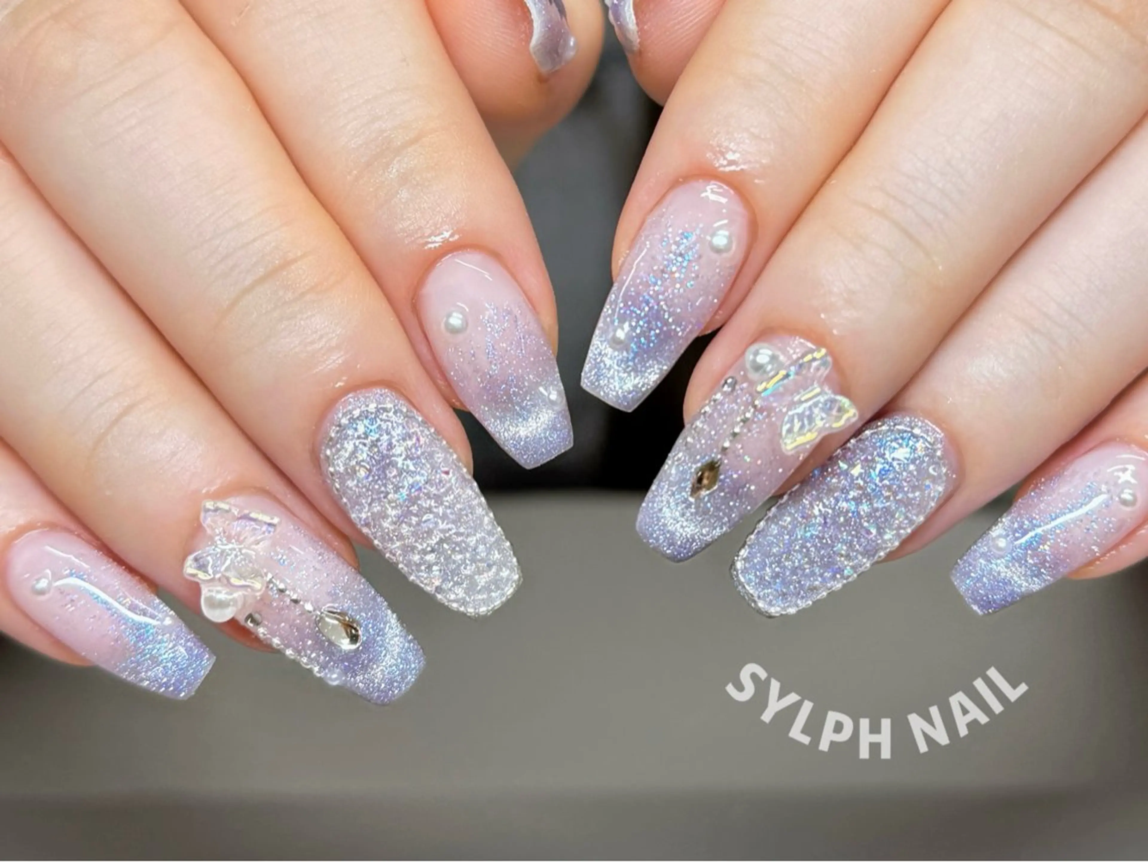 ネイル オーロラネイル 長さ出し フレンチネイル ジェルネイル ガラスフレンチ ハンドネイル Rela・S NAILのネイルデザイン