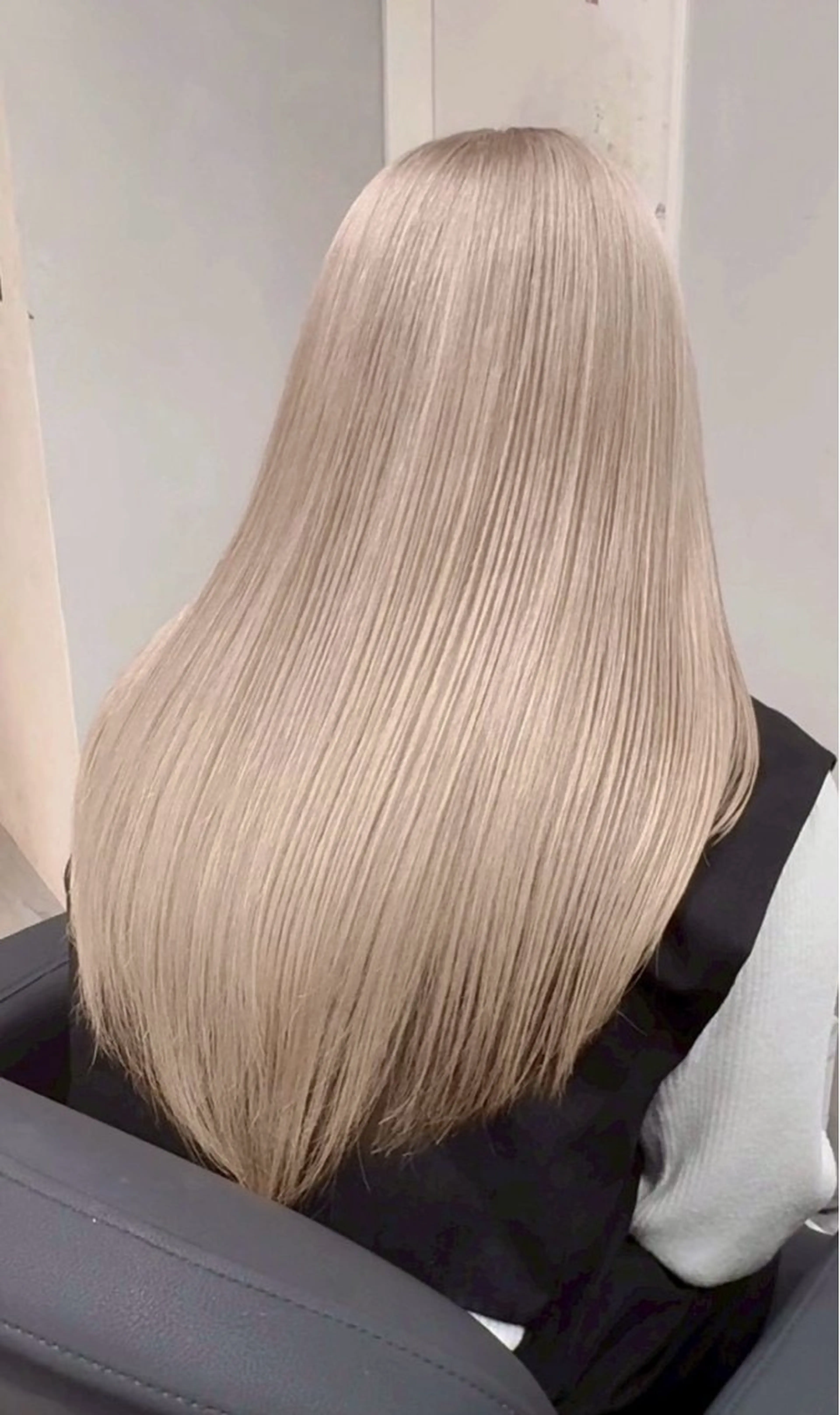 ロング カラー XELM nearaのヘアスタイル