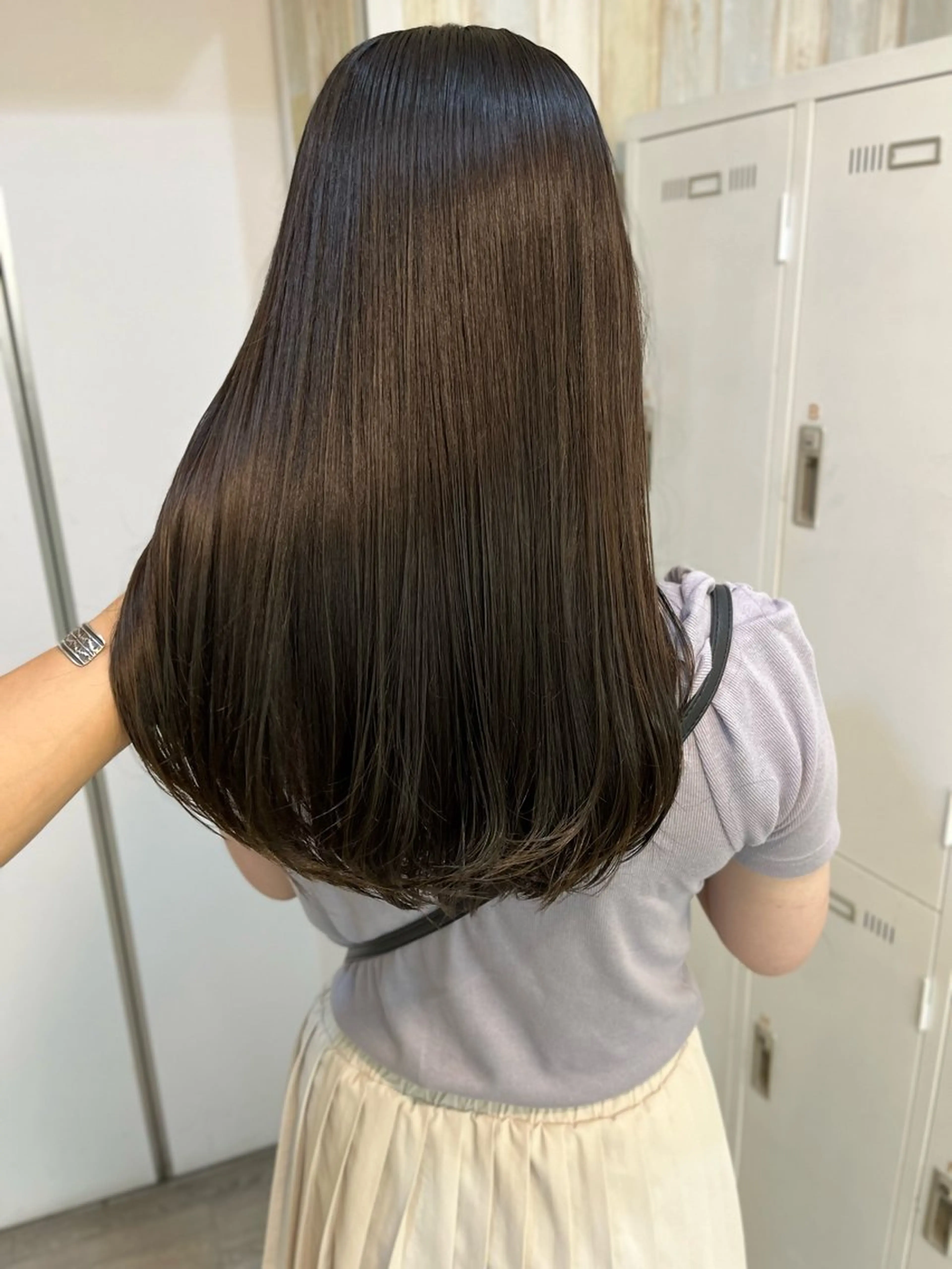 セミロング カラー パーマ ヘアアレンジ ブリーチ 透明感カラー デザインカラー インナーカラー 顔周りカット カット ヘアカラー トリートメント ヘッドスパ ヘアセット 二ヶ月綺麗が続く デザイン/星野六三四のヘアスタイル