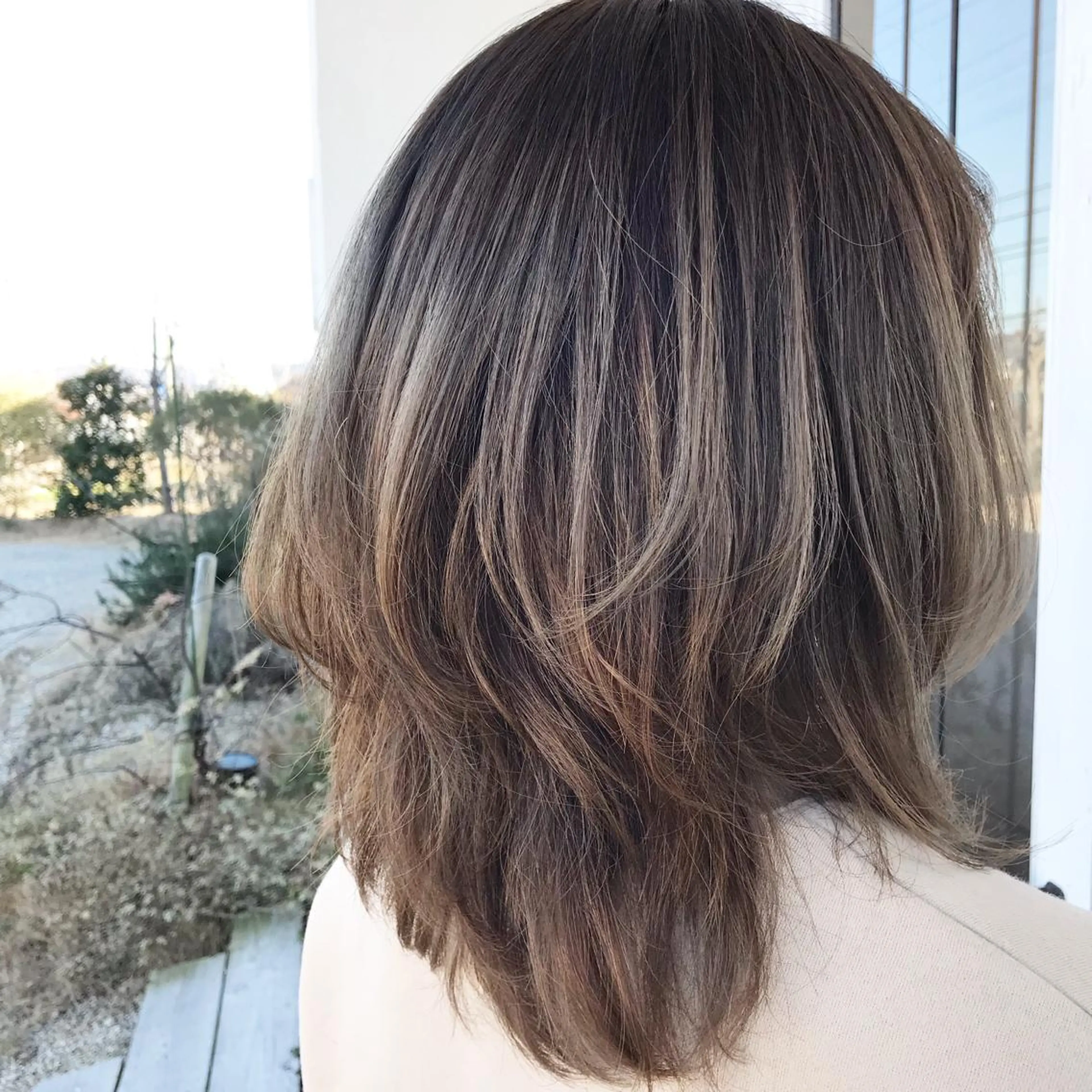 セミロング カラー 透明感カラー グラデーションカラー グレージュ レイヤーカット Hair Musee   柱店所属・topstylist 吉住 早織のヘアスタイル