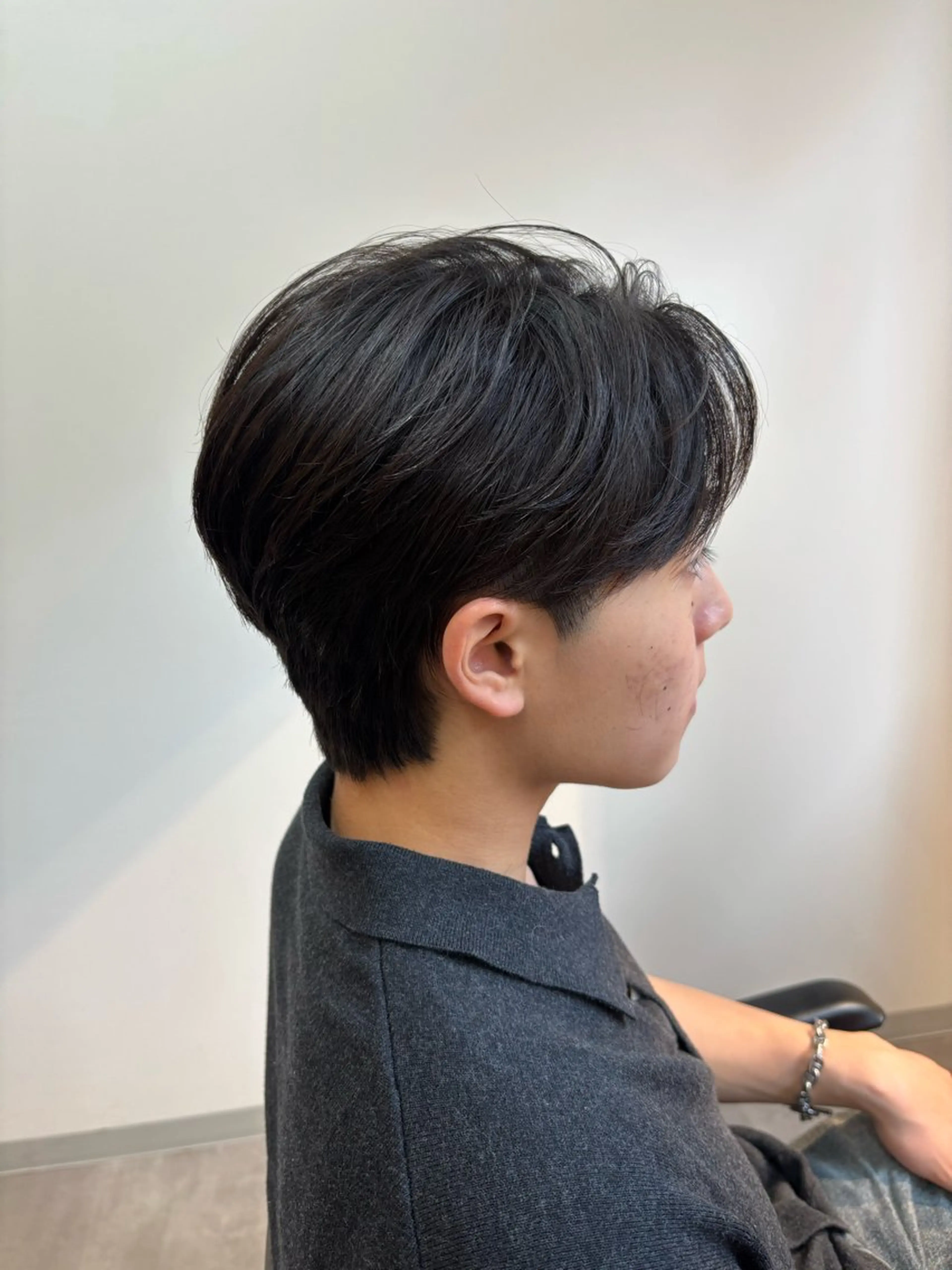 メンズ センターパート カット フェザーパーマ/韓国 /メンズカット保立のヘアスタイル