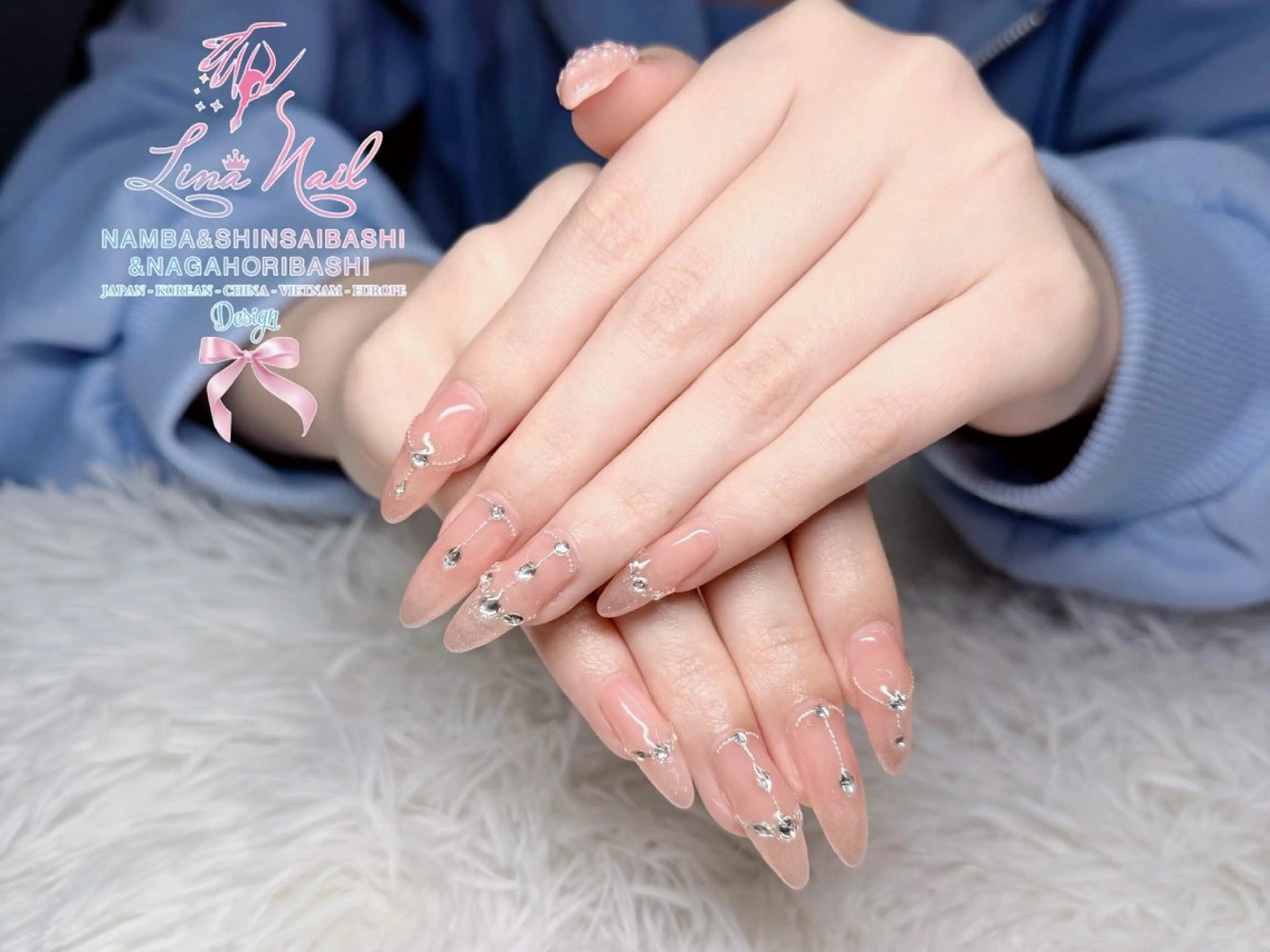 セミロング 韓国風ヘア クリスマス ハンドネイル 79Linanailnamba所属・Linanail Nambaのネイルデザイン