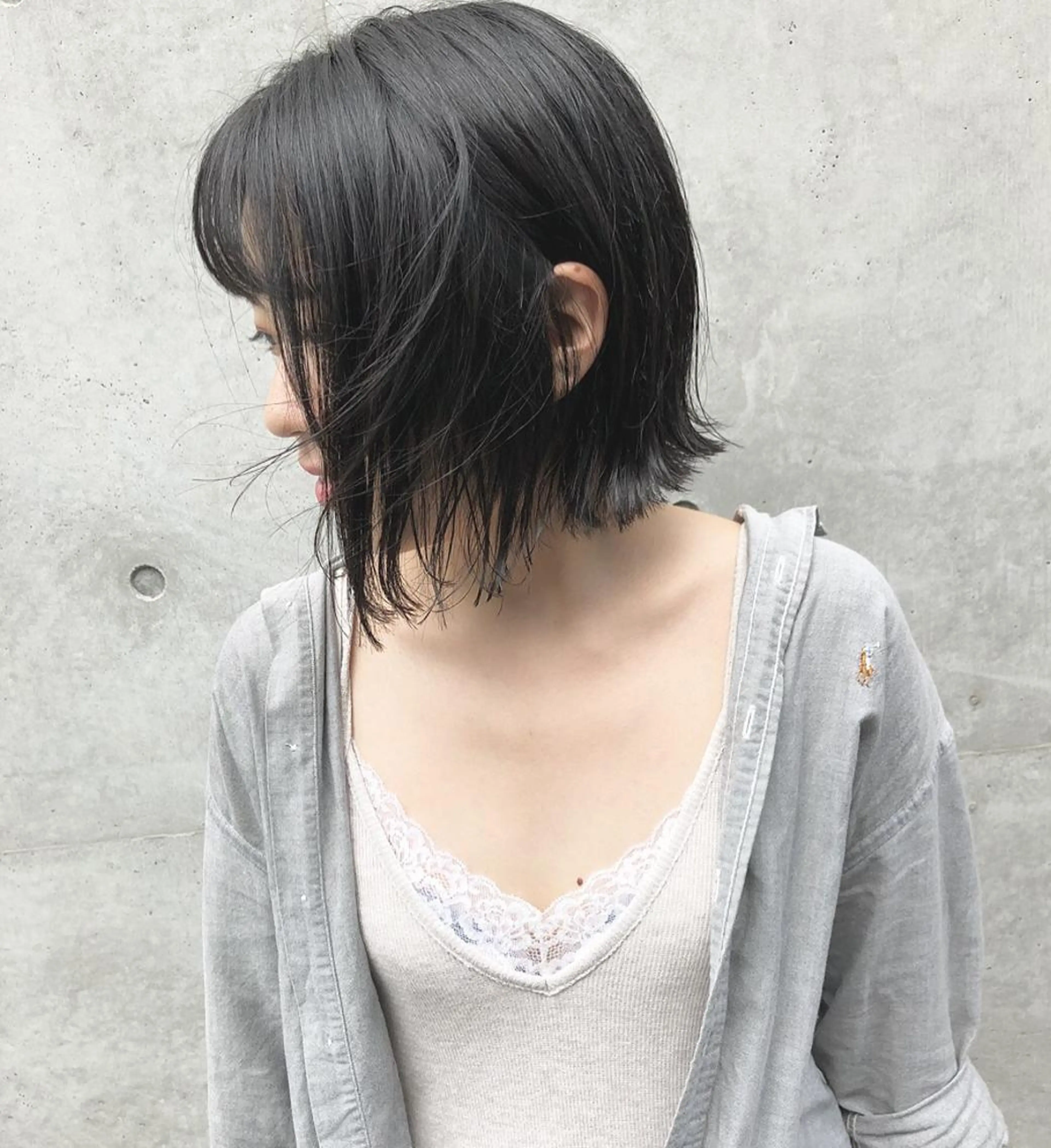 ミディアム カラー THE DAY所属・AKI HASHIMOTOのヘアスタイル