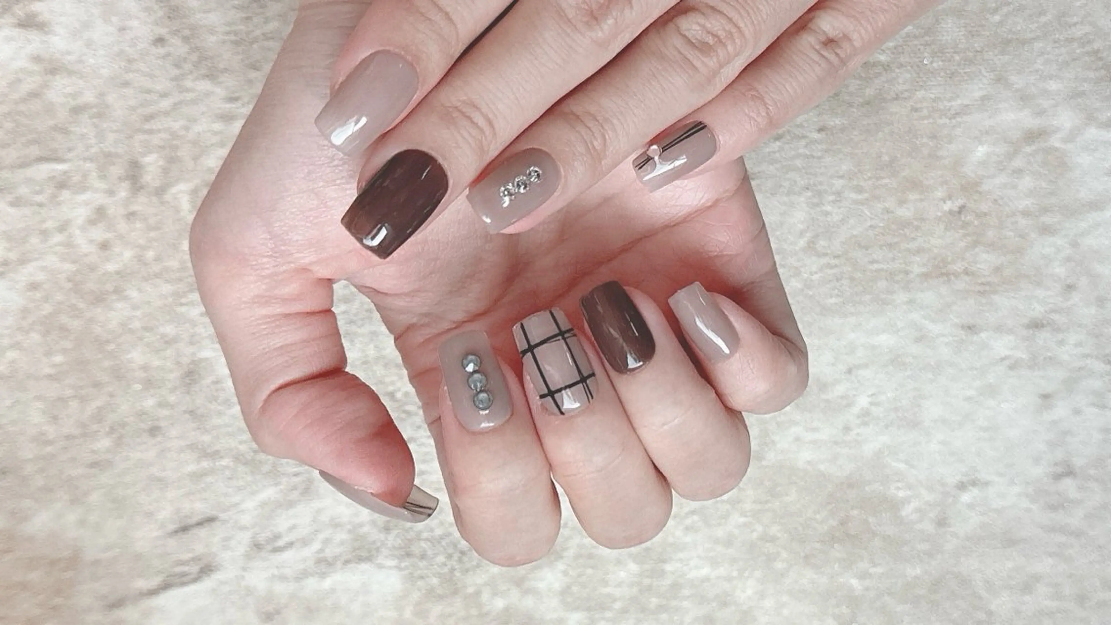 ショート ハンドネイル amireux所属・チ まるこのネイルデザイン