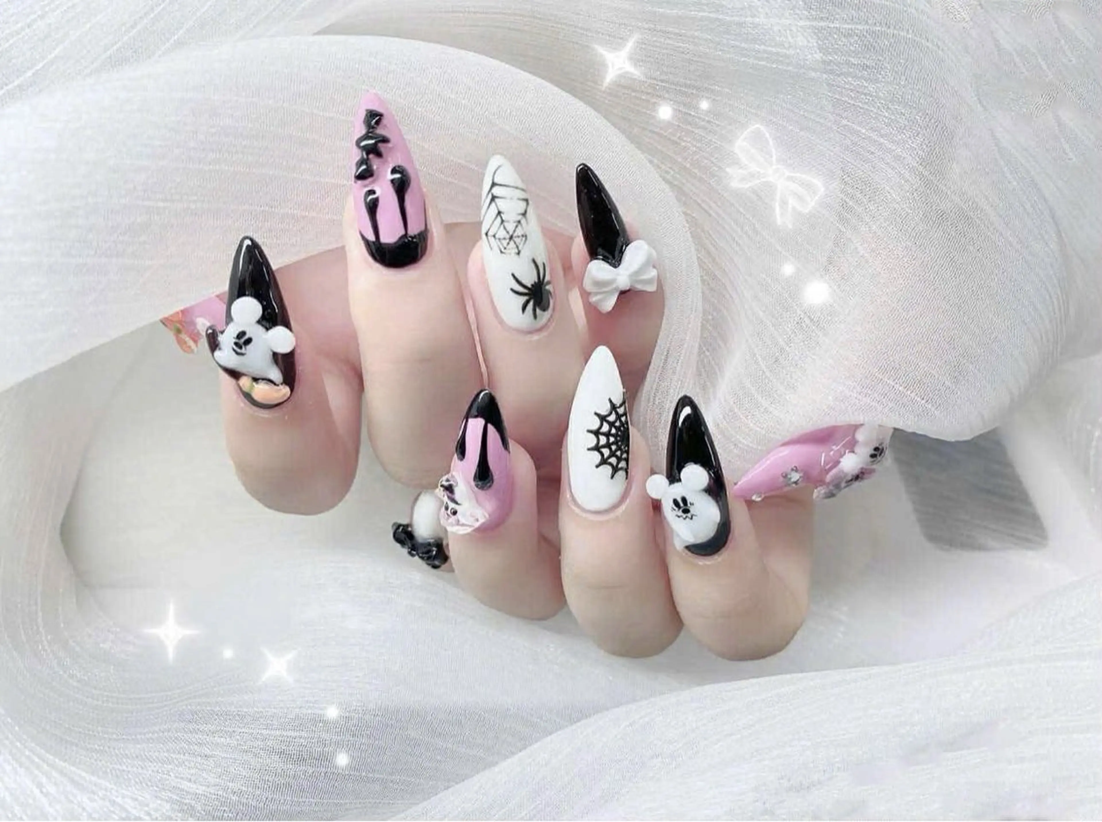 ネイル オーロラネイル フットネイル フレンチネイル ジェルネイル ガラスフレンチ Michi_Nails_Salon所属・Michi Nail Staffのネイルデザイン